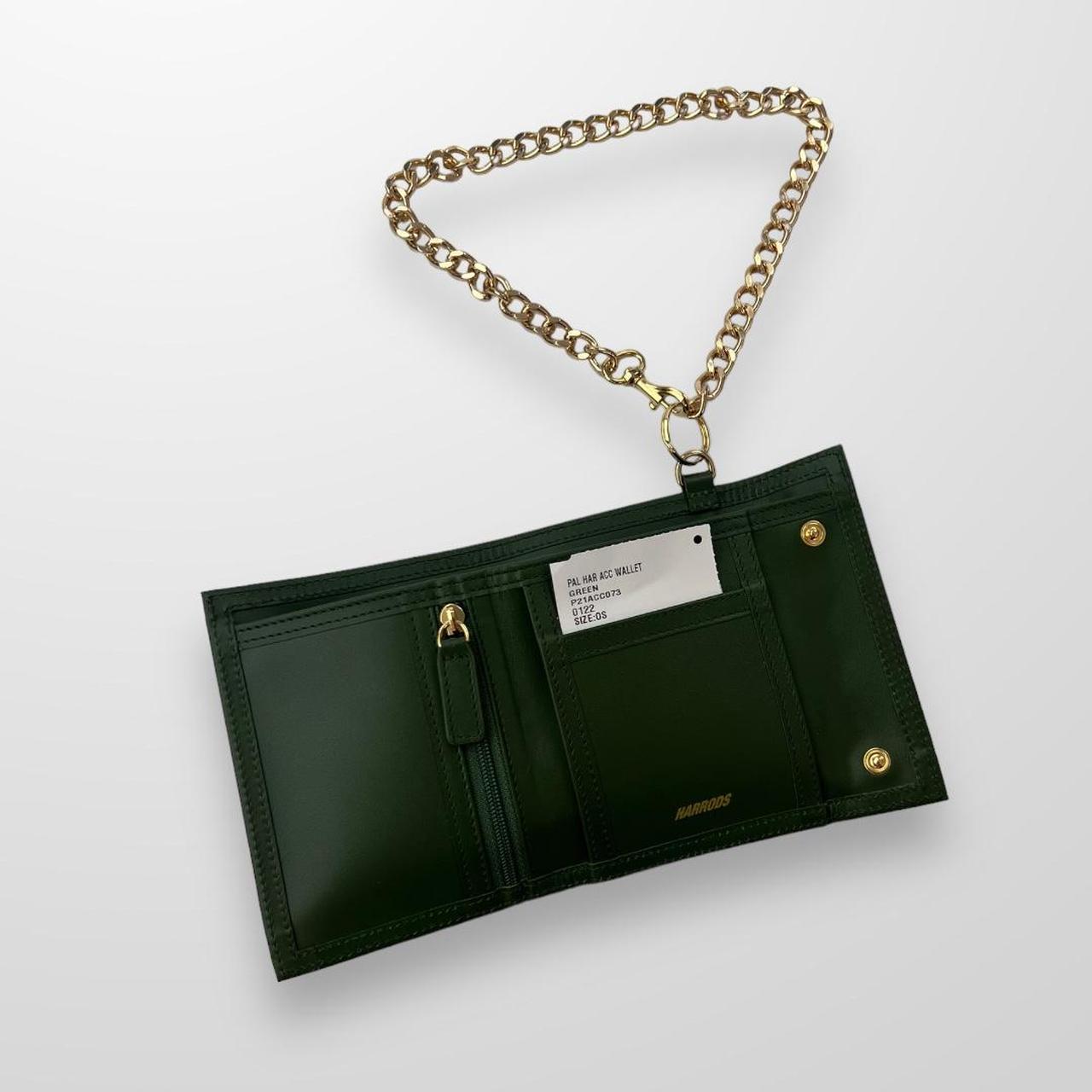 人気定番の Palace x Harrods Leather Logo Chain Wallet In Green | Depop 小物