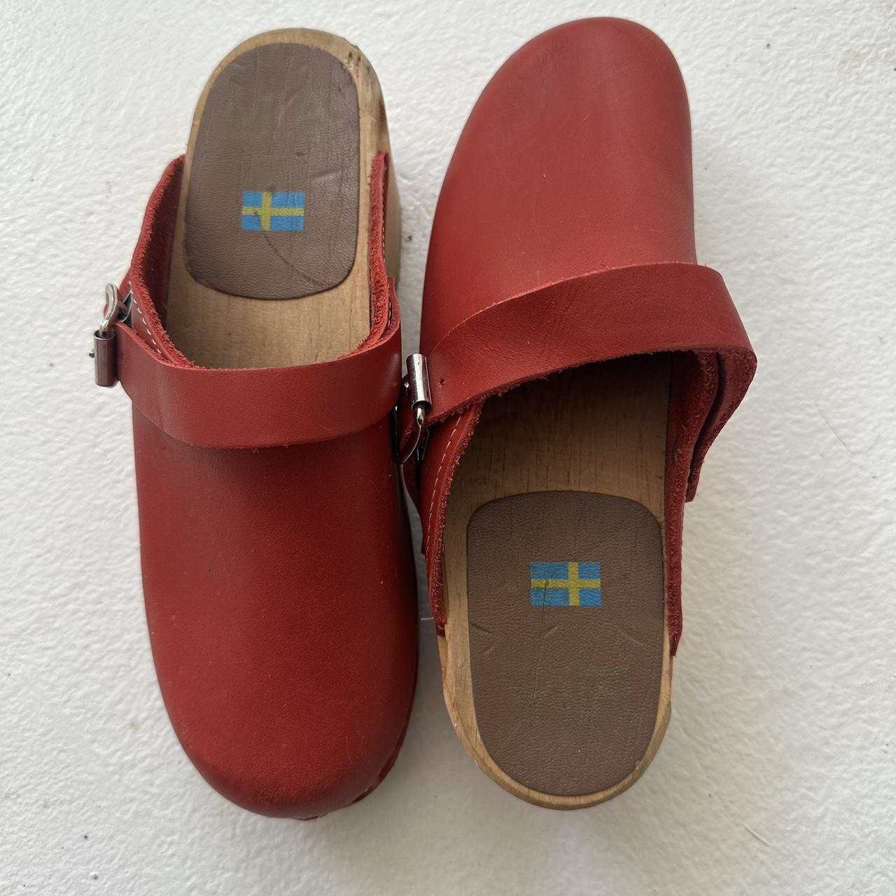 Red Swedish Clogs Hasbeens - barely worn , Size: 7 US