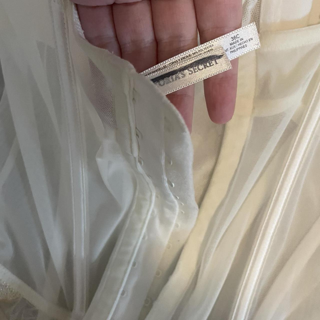 Victoria secret corset top. 36c. Doesnt fit me... Depop