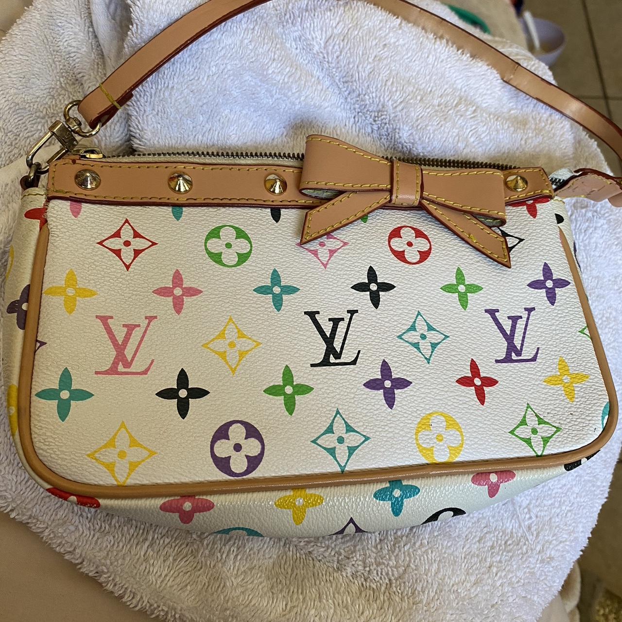 Lv bag so beautiful only bad thing is the zipper - Depop