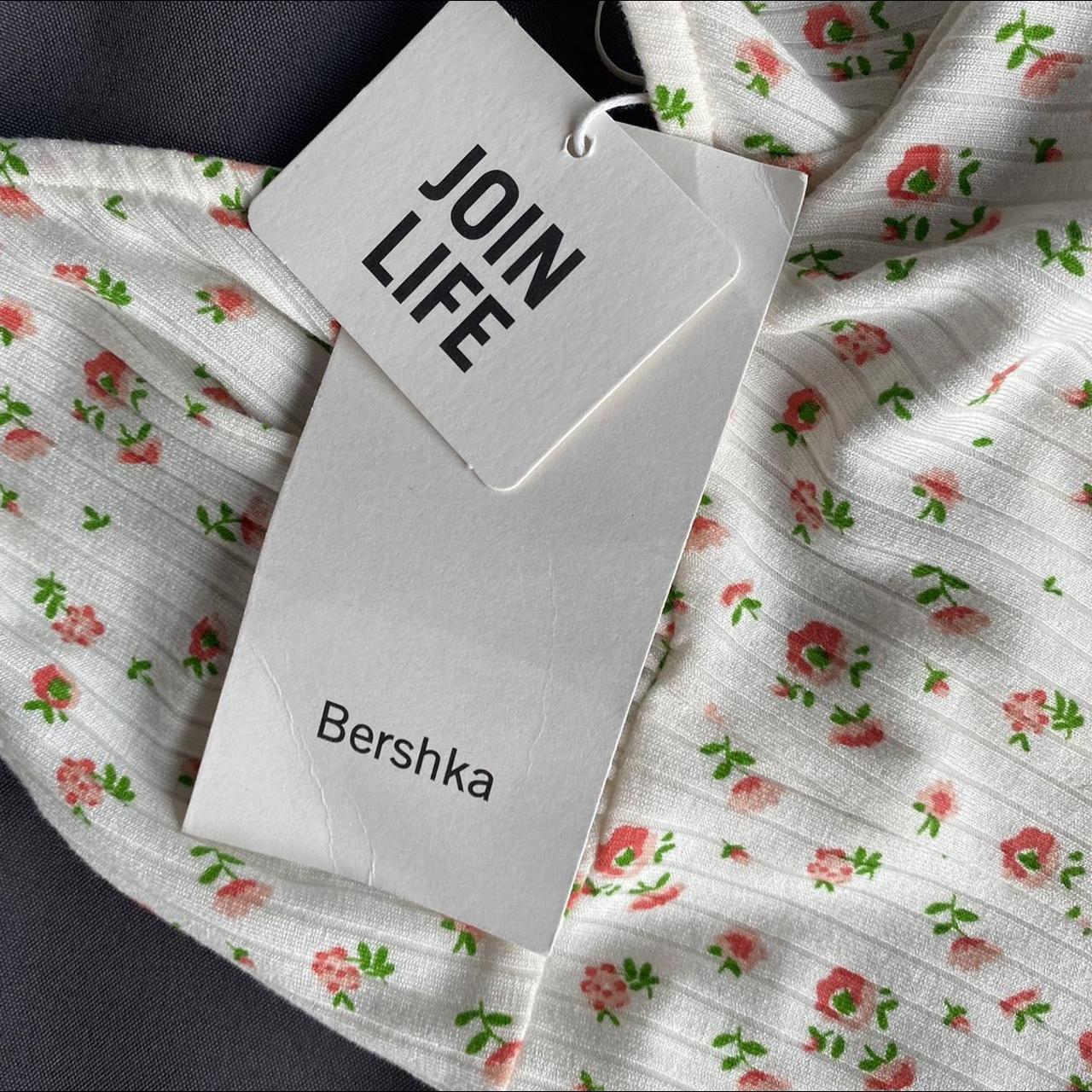 BERSHKA White Skater Mini Dress 🕊 FREE shipping in... Depop