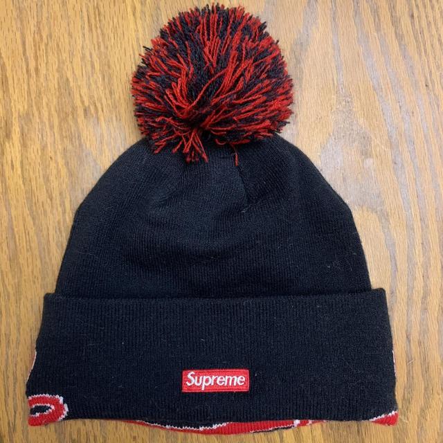 Super dope red Supreme beanie with metal - Depop