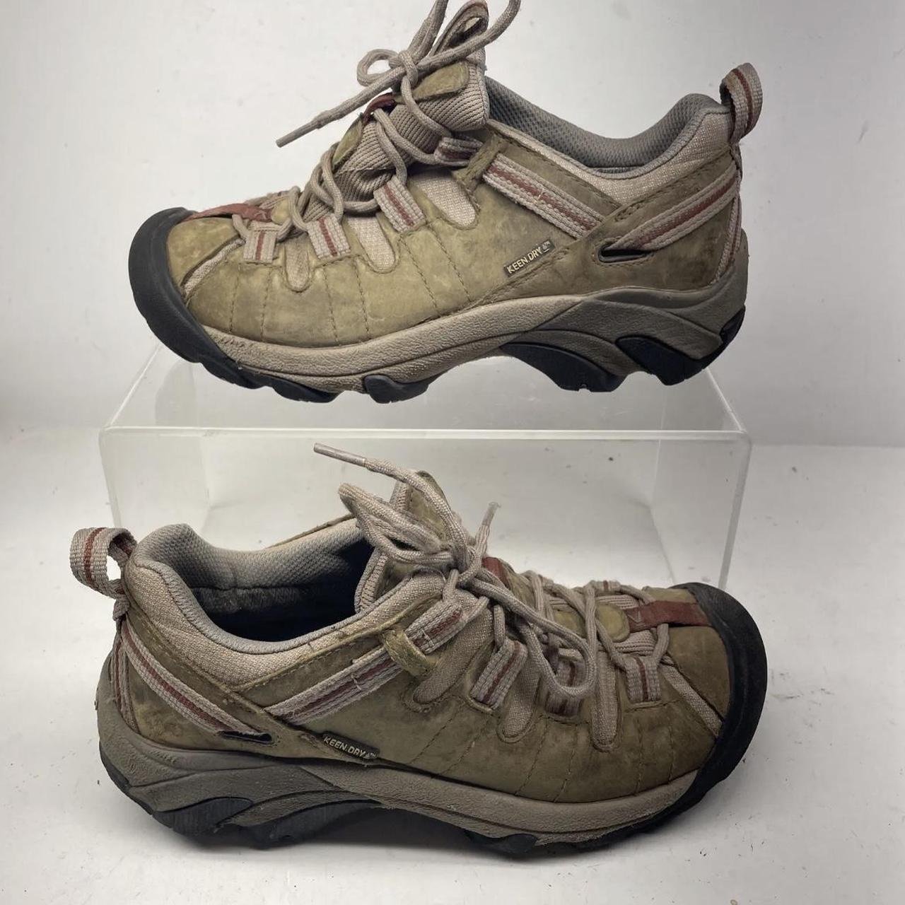 Keen hiking shoes women’s size 7. These are super... - Depop