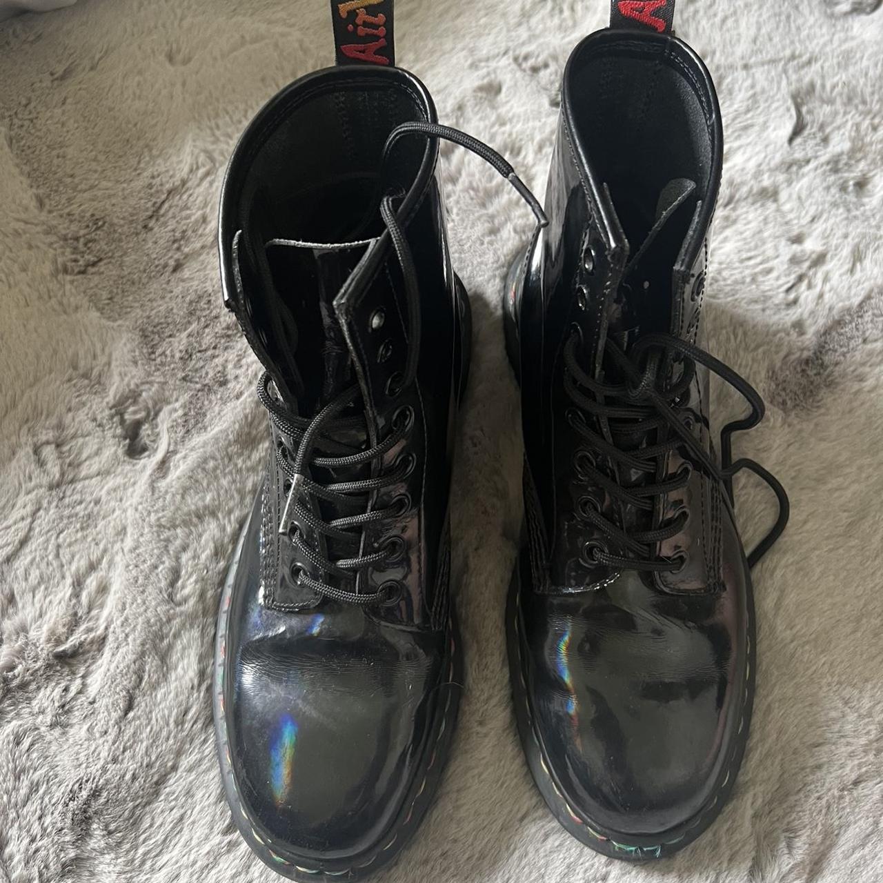 dr martens hologram