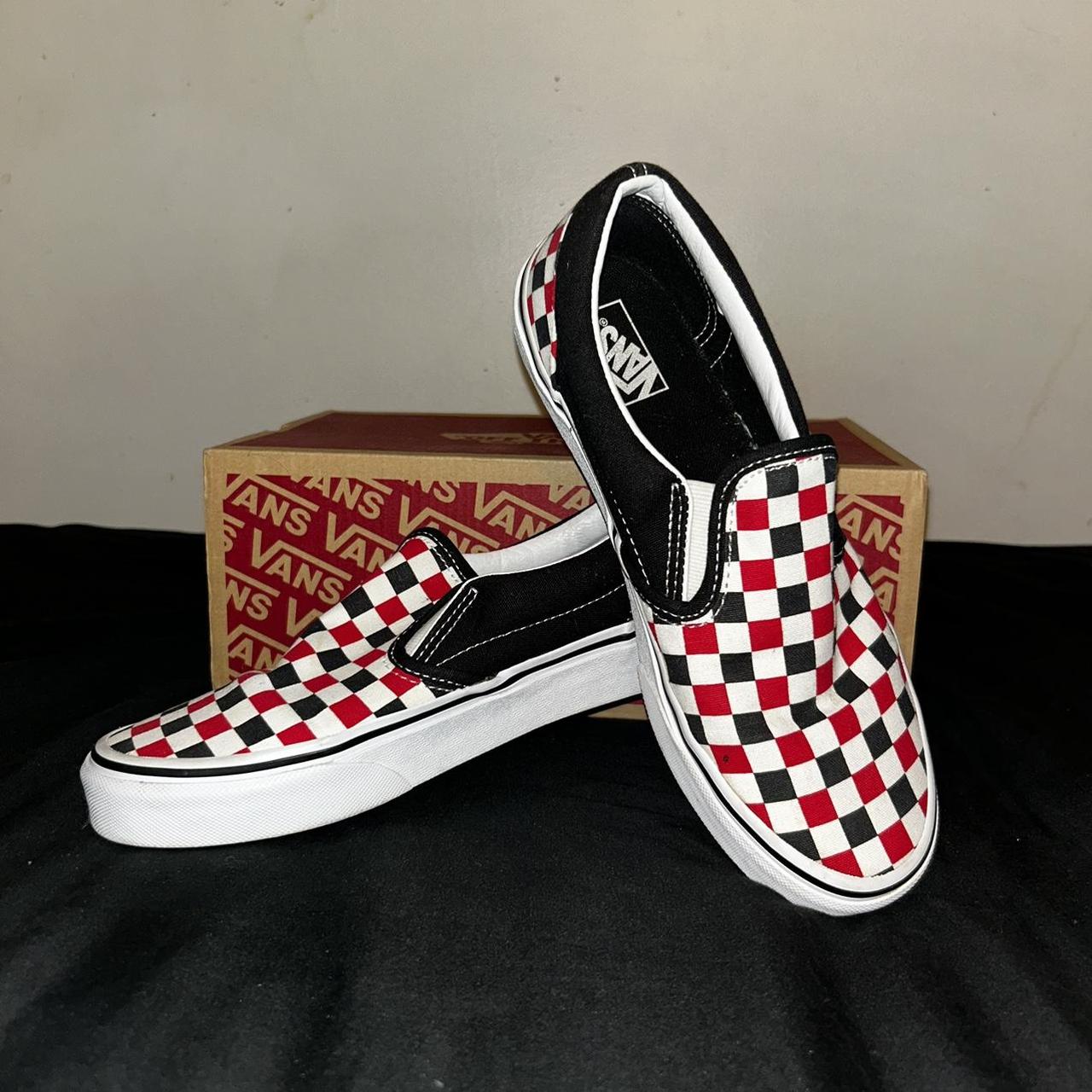 Black red checkered hot sale vans