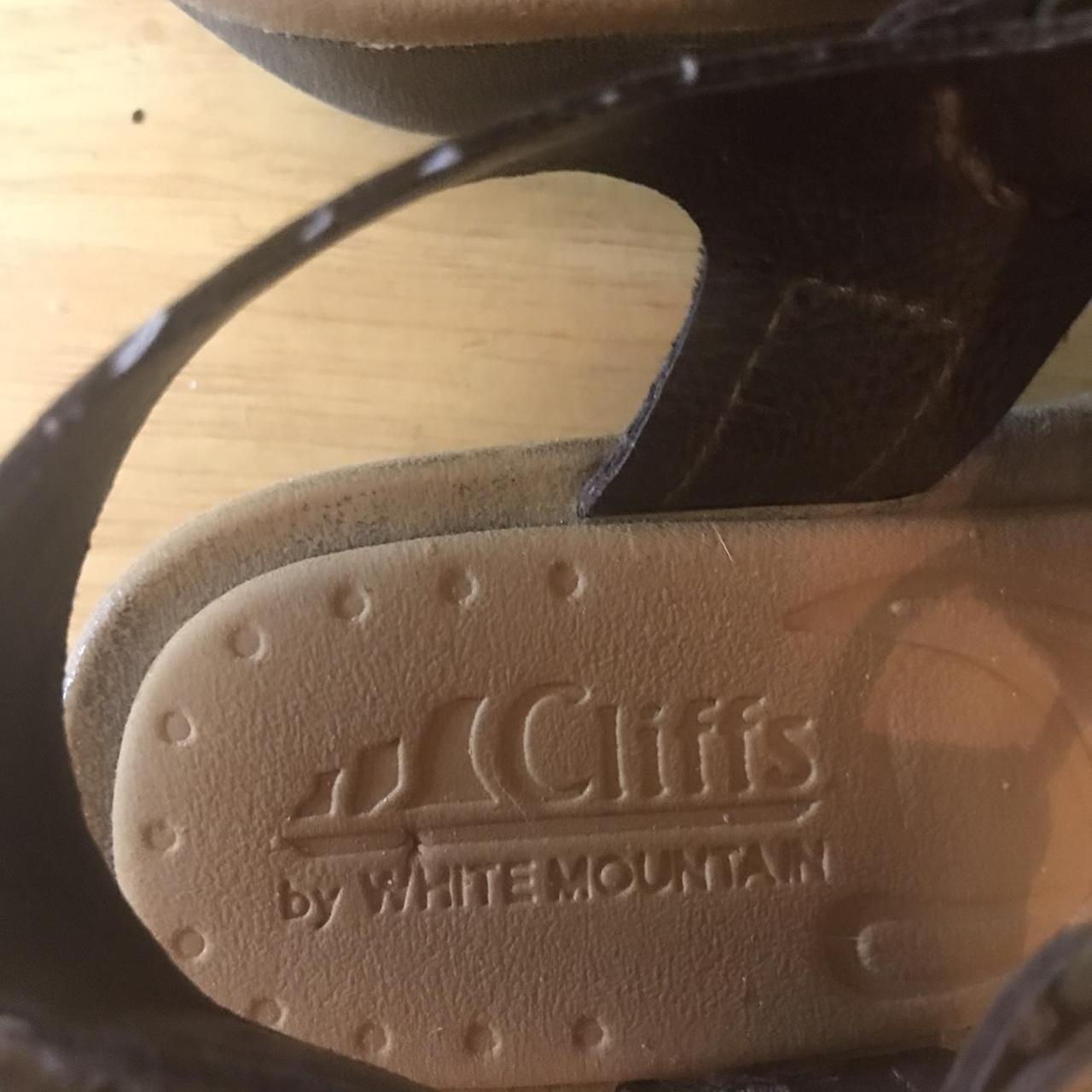 Cliffs by White Mountain Women's Brown Sandals (3)