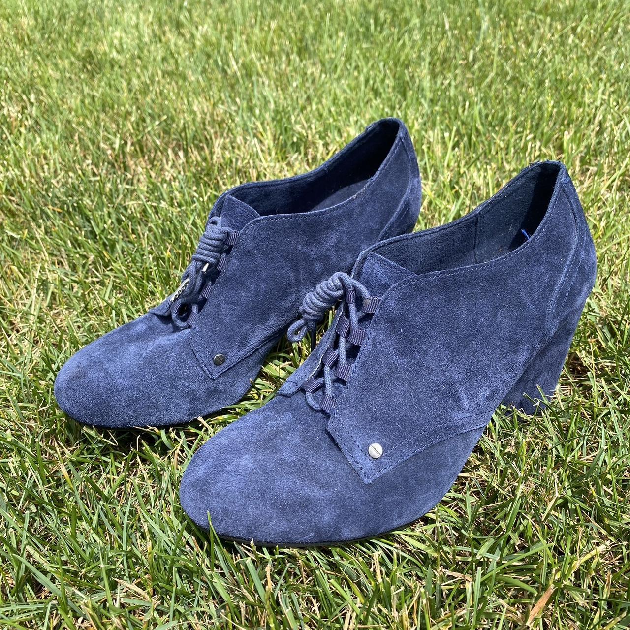 Dr scholl's 2024 suede shoes