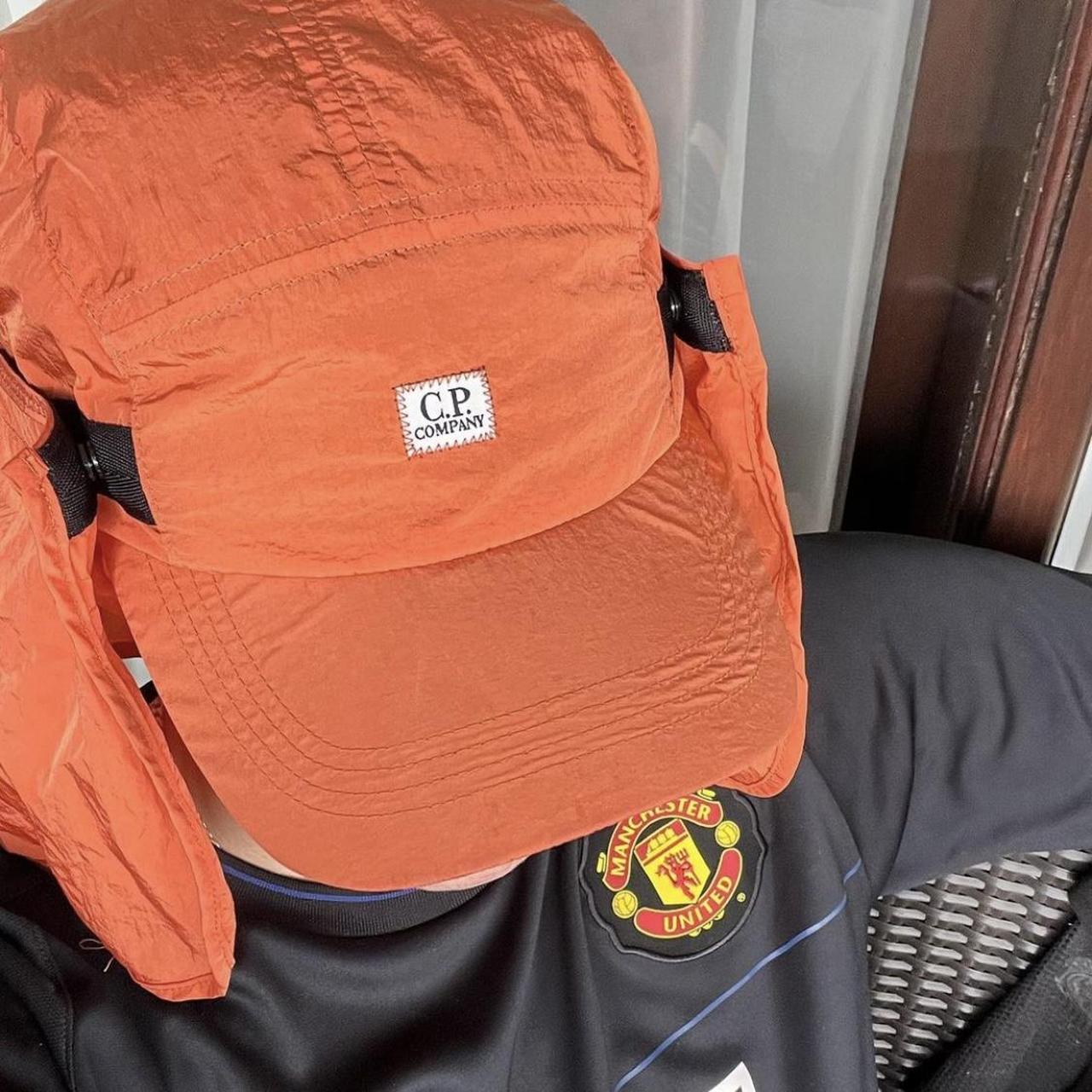 CP COMPANY CHROME NECK FLAP CAP, DETACHABLE