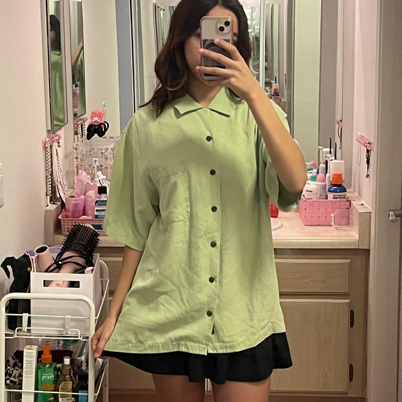 Tommy Bahama Women's Green Shirt (3)