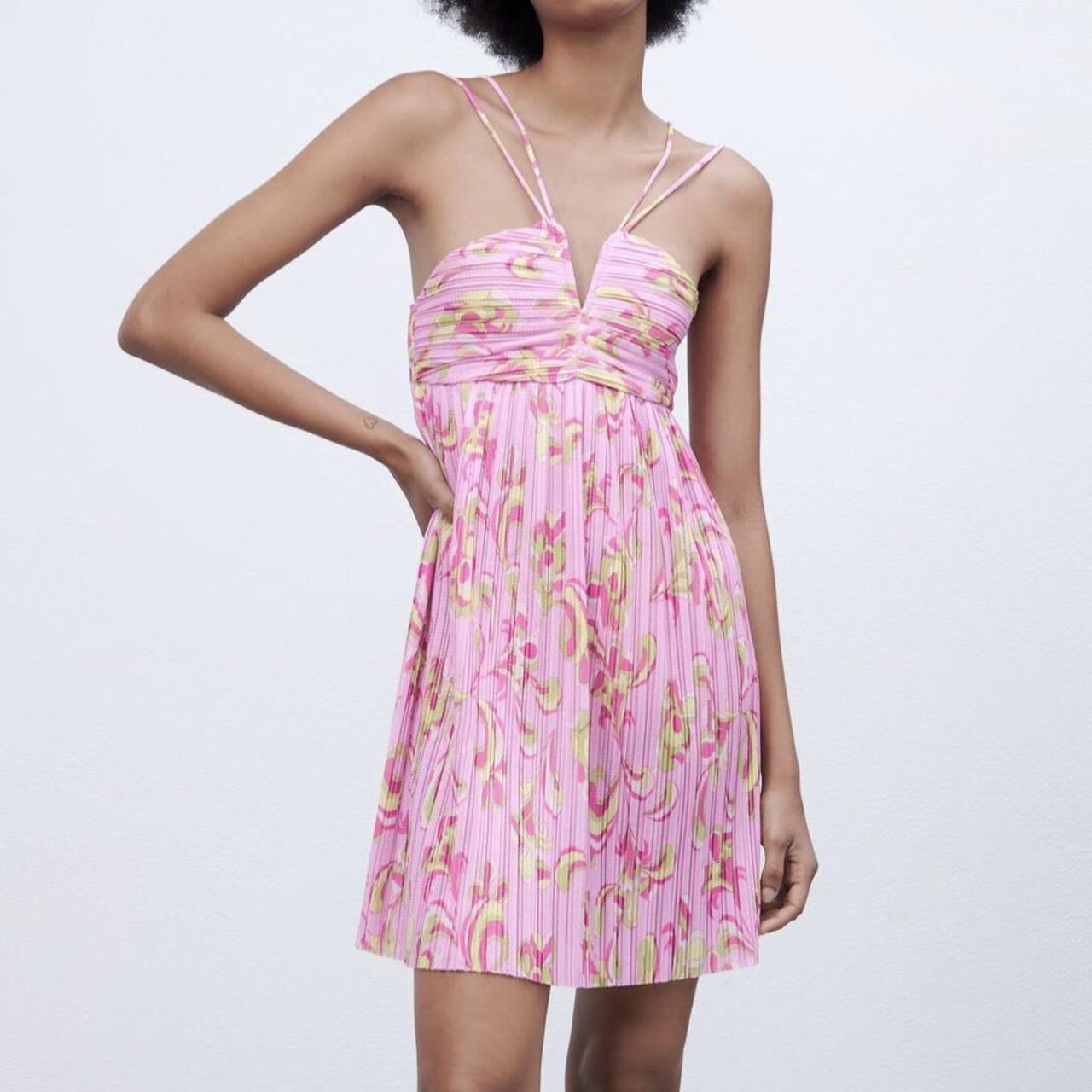 ZARA PINK PRINTED PLEATED DRESS Size M Fits like a Depop