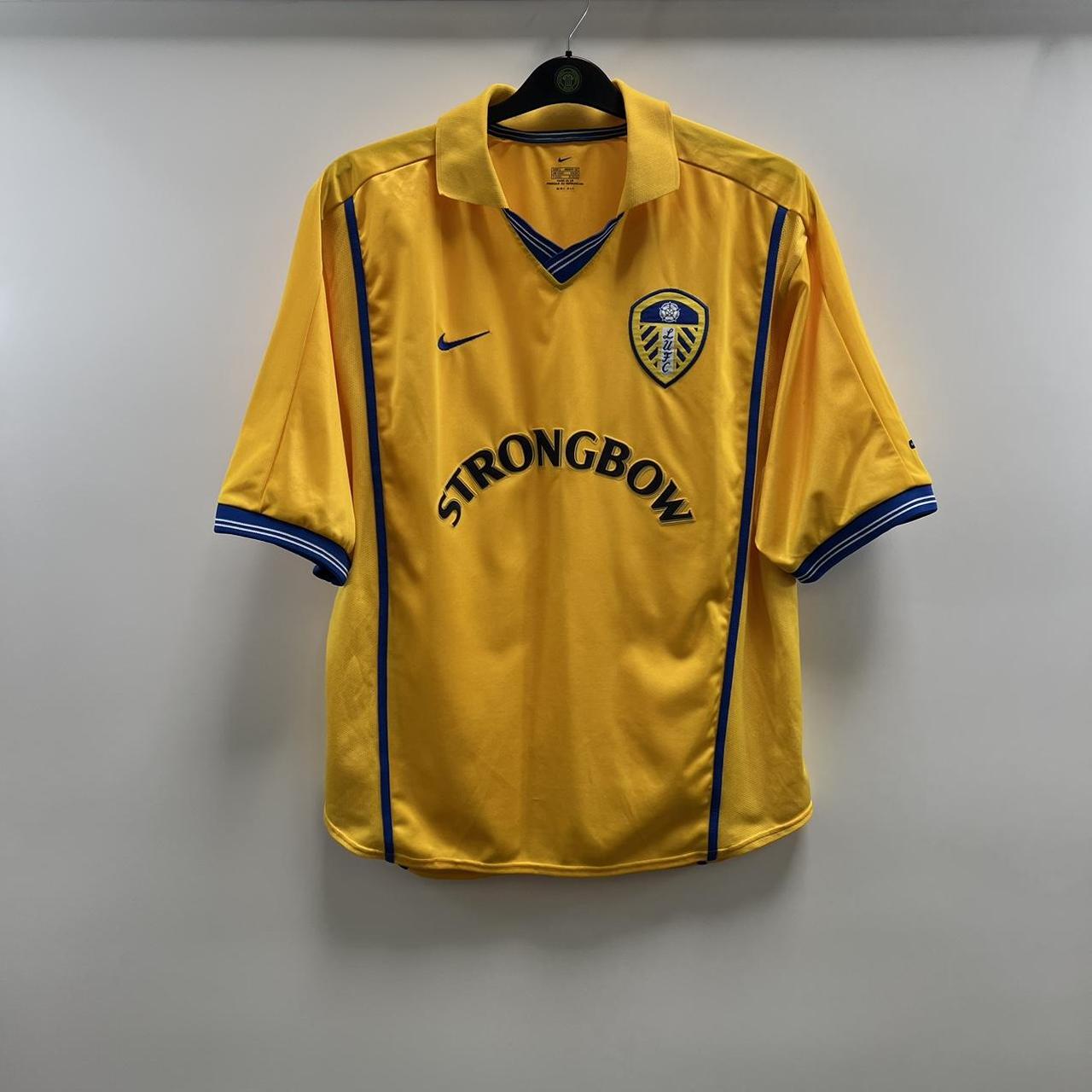 Leeds United Away Football Shirt 2000/02 Adults... - Depop