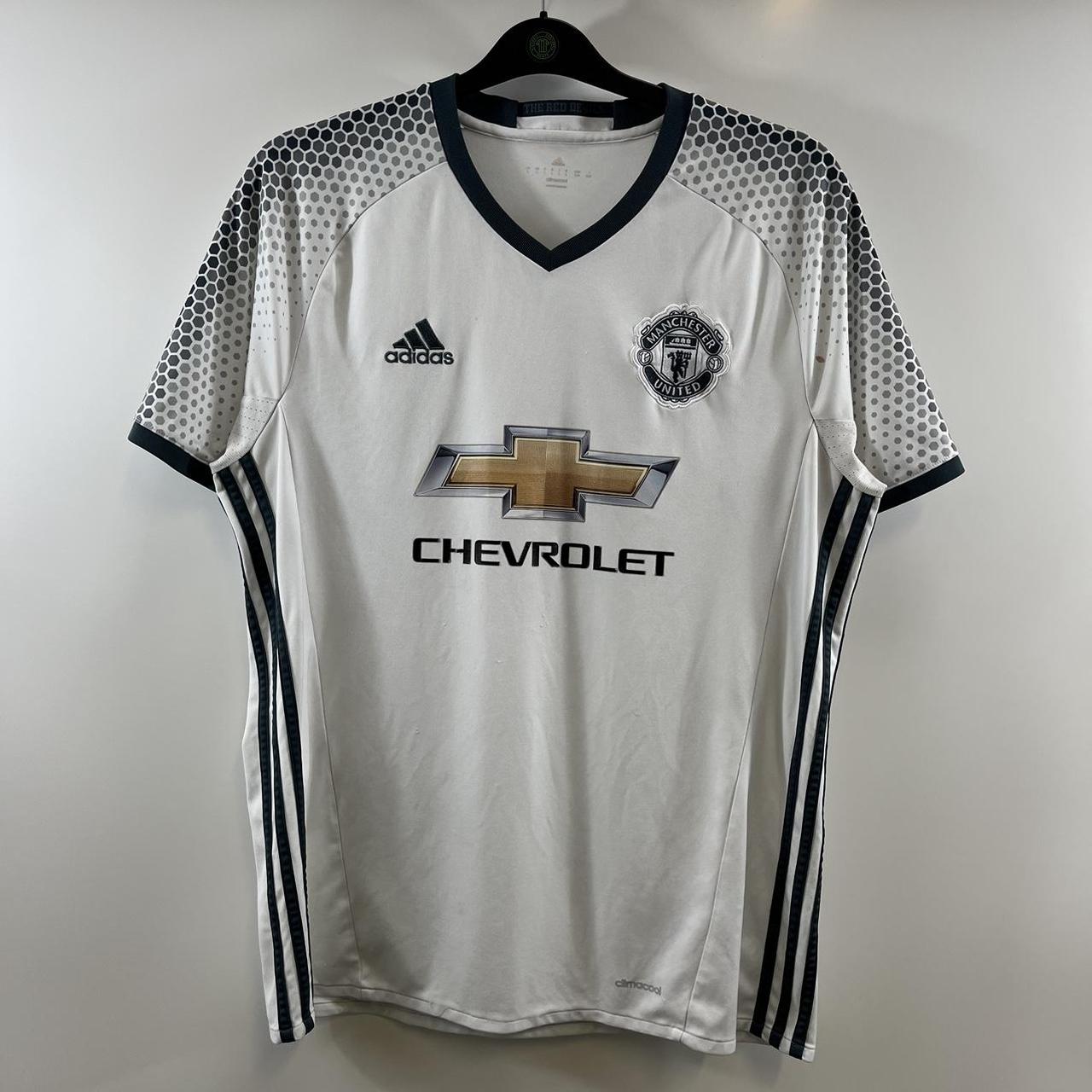 Manchester United Home Football Shirt 2016/17 - Depop