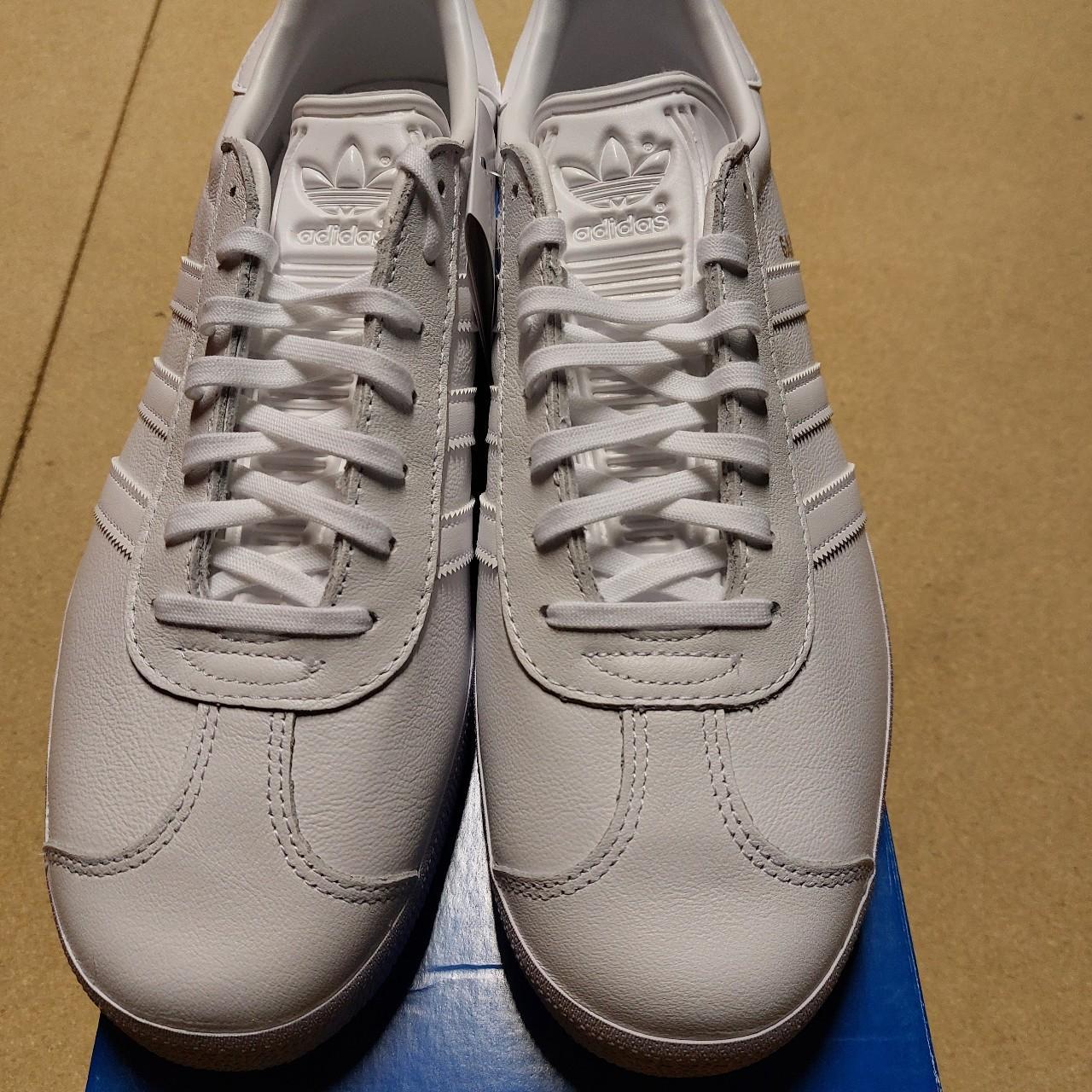 mens white adidas trainers