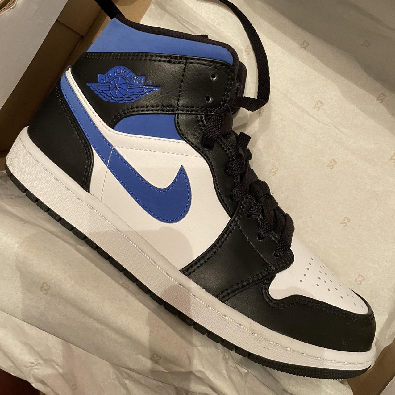jordan 1 blue white mid