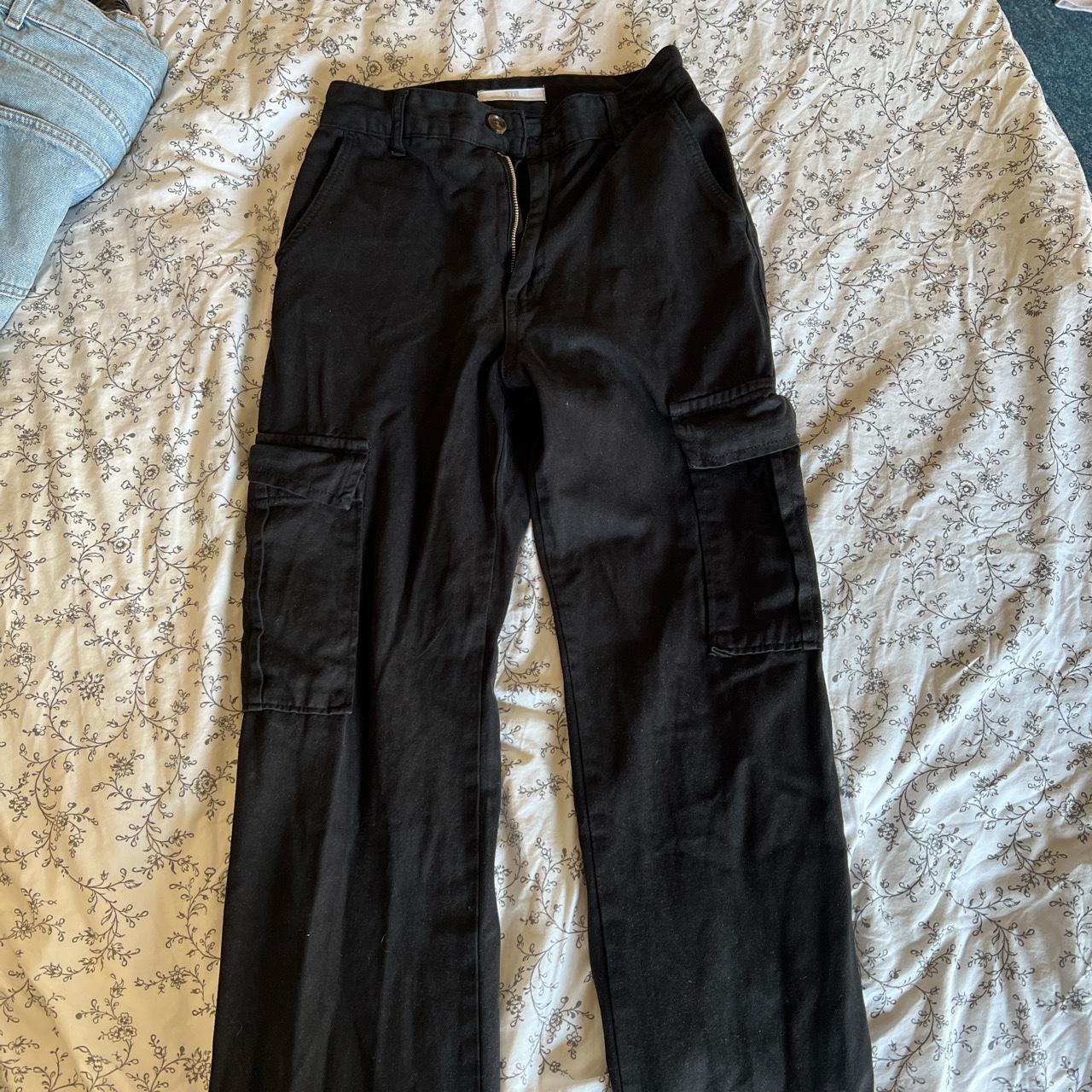 Stradivarius cargo trousers, would best fit a size 6... - Depop