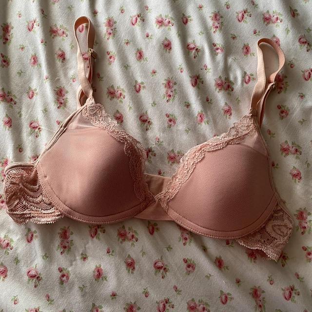 cutest lace bra🕊️ size is 42B and in great condition, - Depop