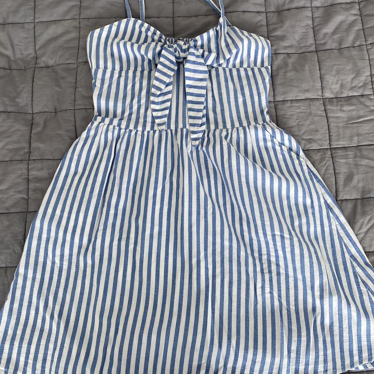 Adorable striped dress with functioning pockets... - Depop