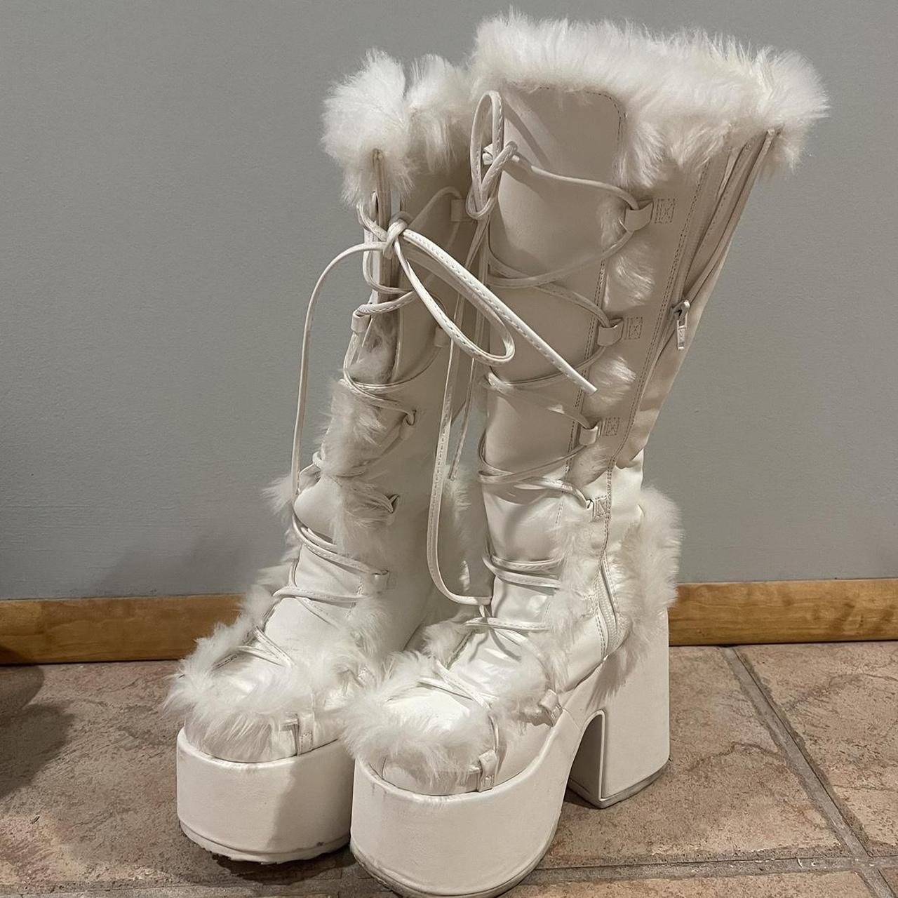 demonia camel white