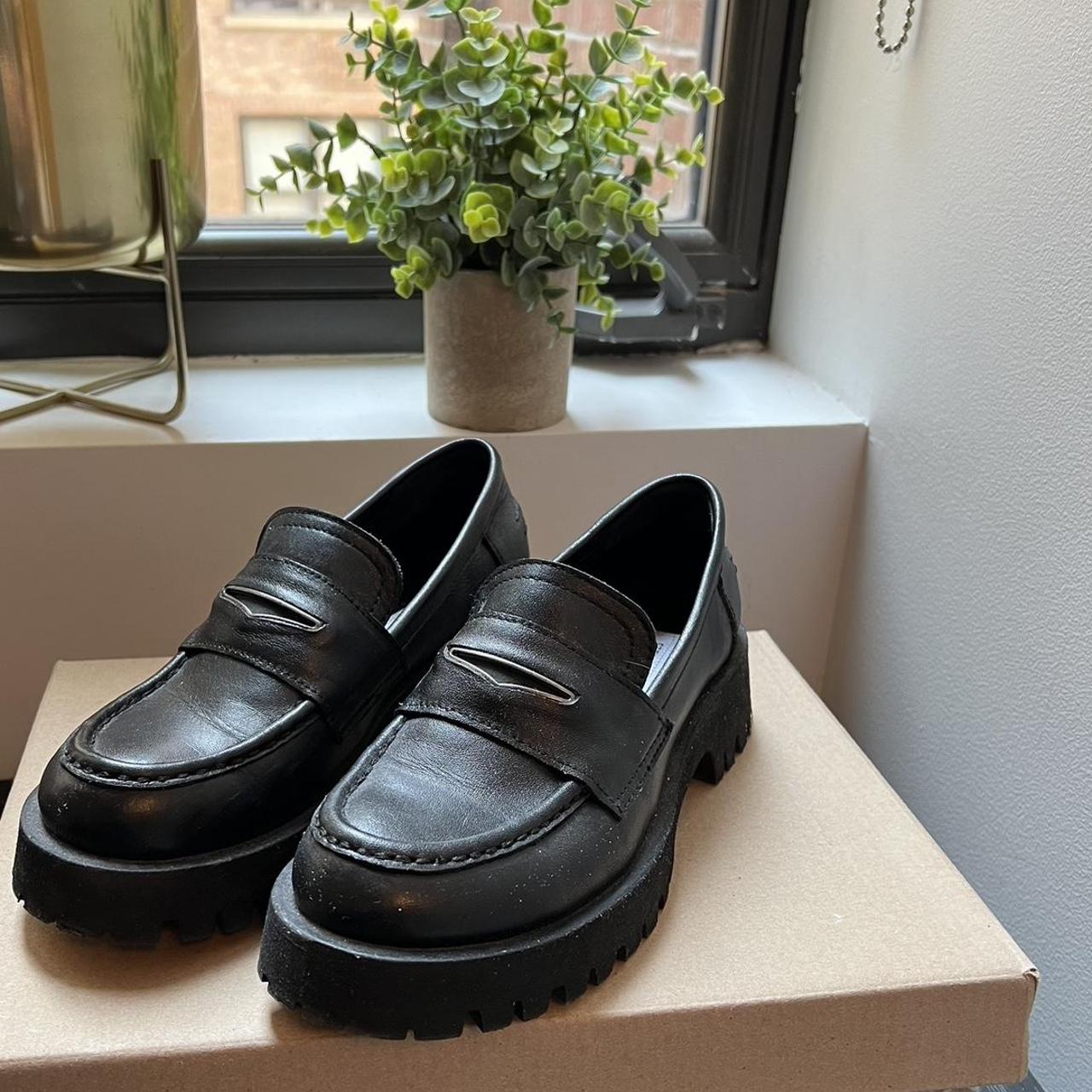 Steve Madden Women's Black Loafers | Depop