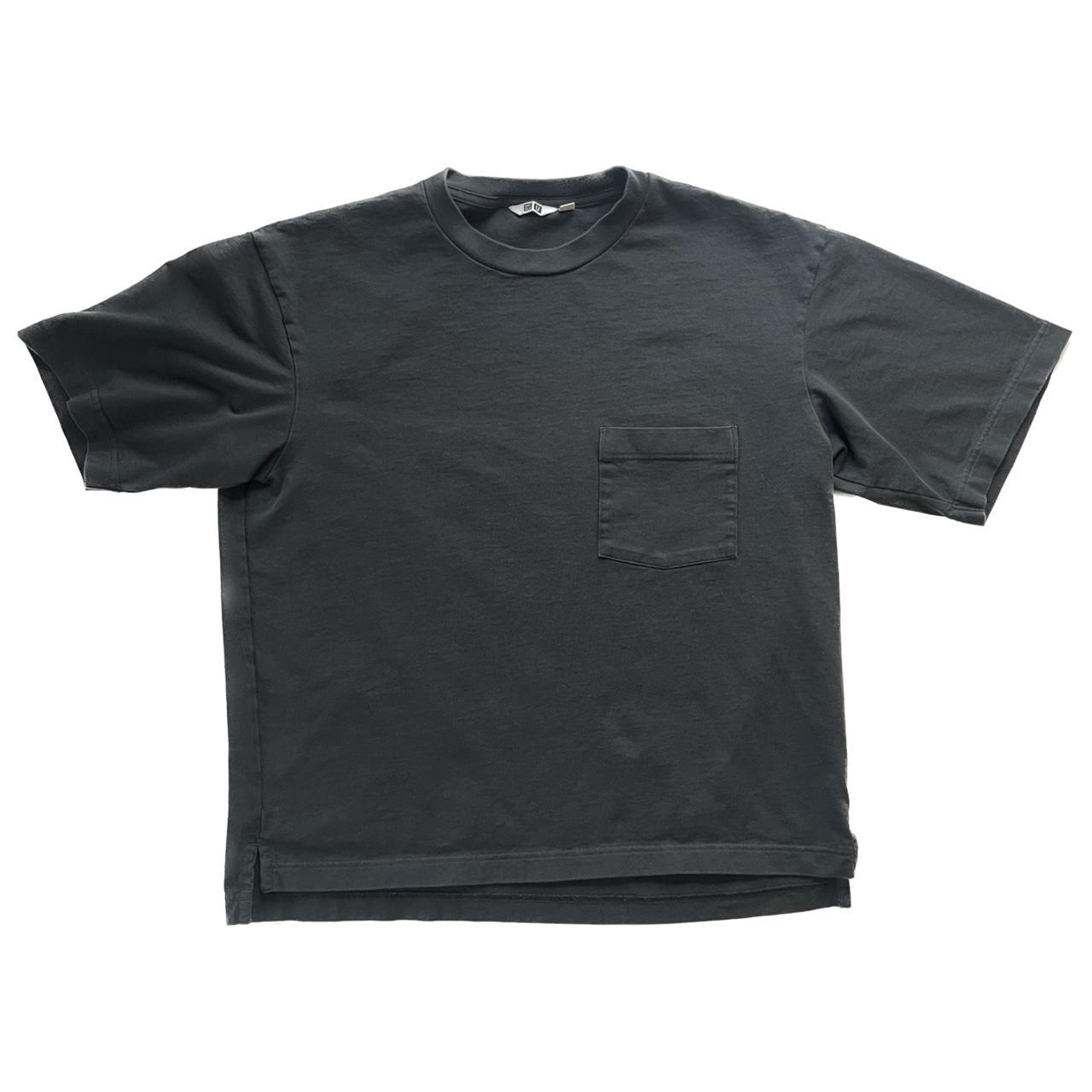 Uniqlo: U Pocket T-Shirt // Tee really nice Boxy fit... - Depop