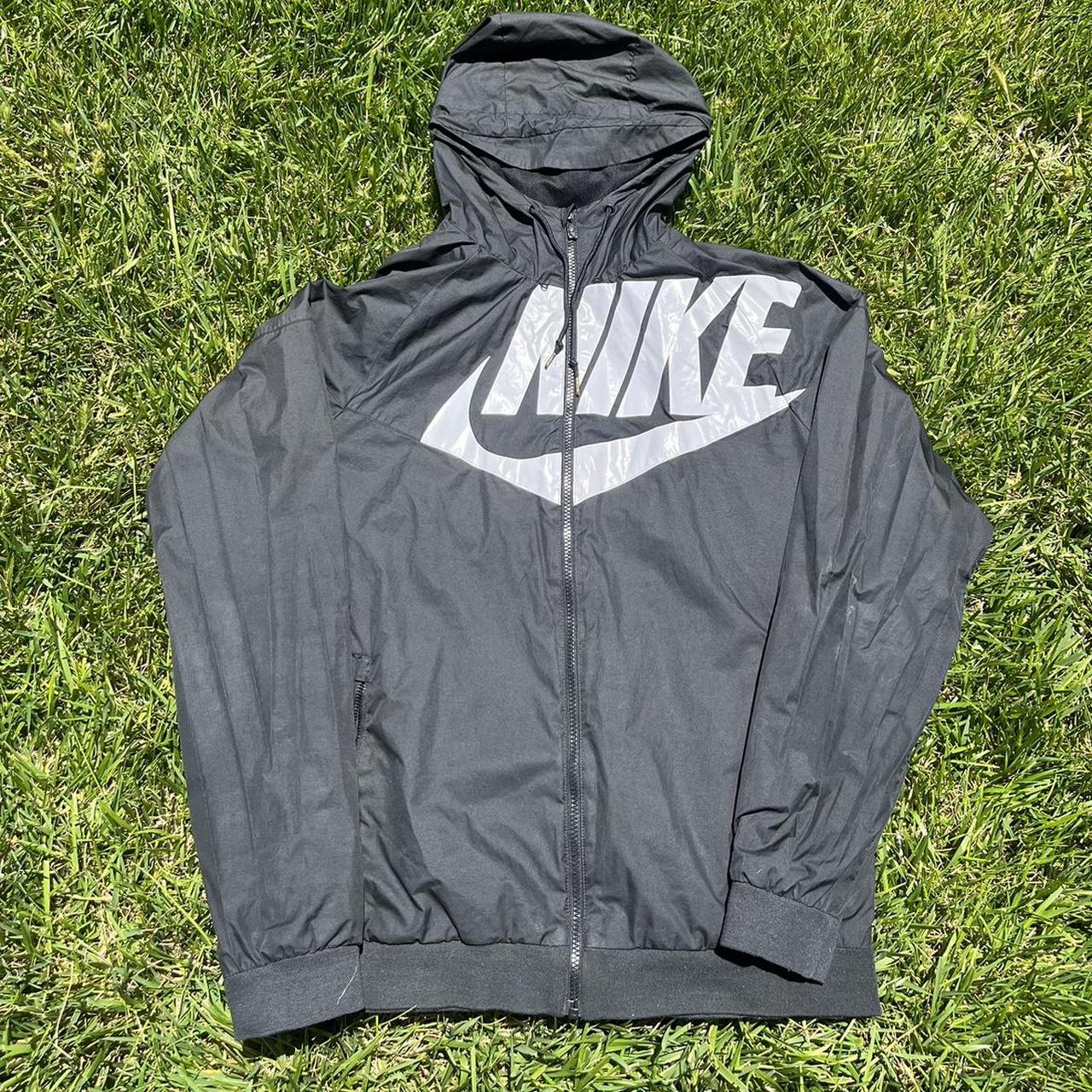 zip up windbreaker nike