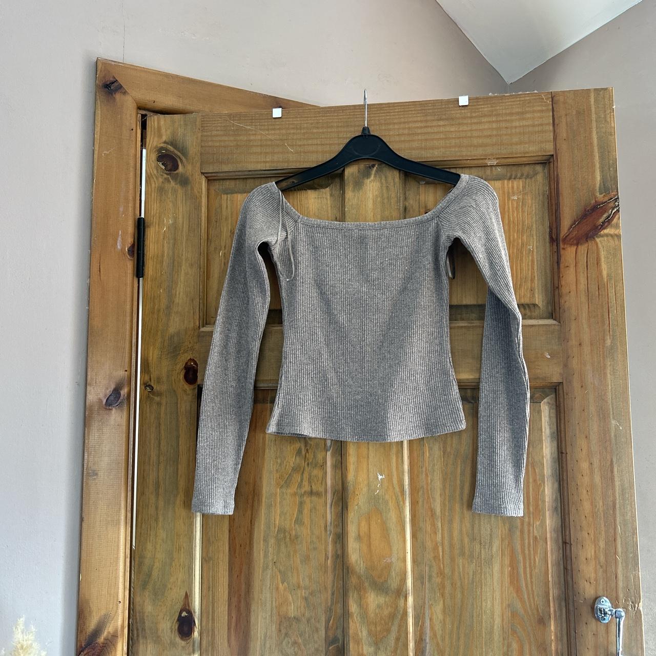 Zara greige long sleeved top, Size S, best fits a...