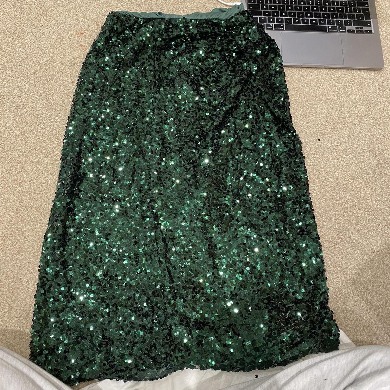 Green sparkley long skirt - Depop