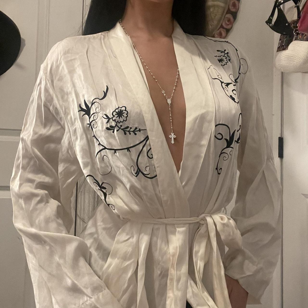 Victoria's Secret Women's Robe Depop