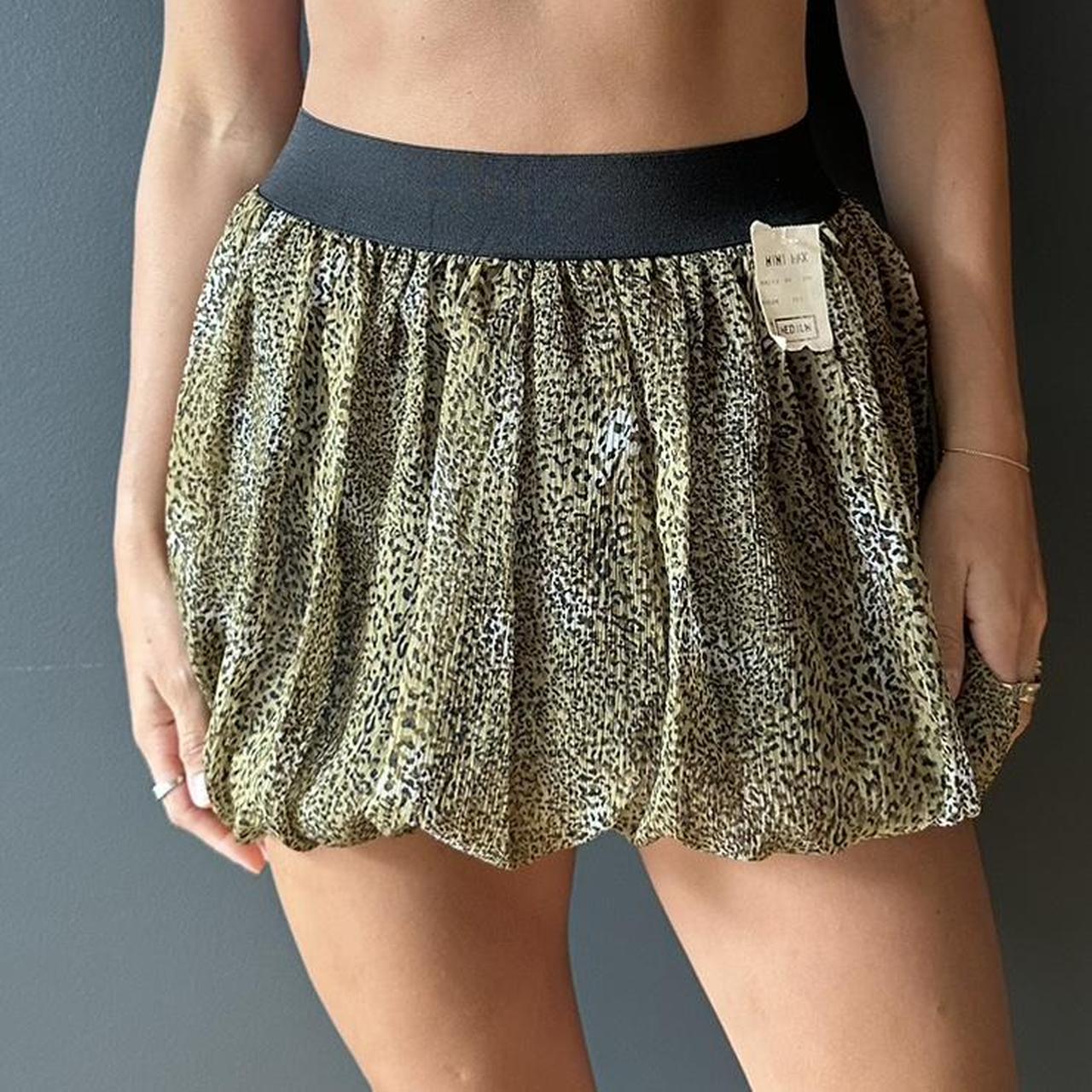 Leopard mini skirt 90s best sale