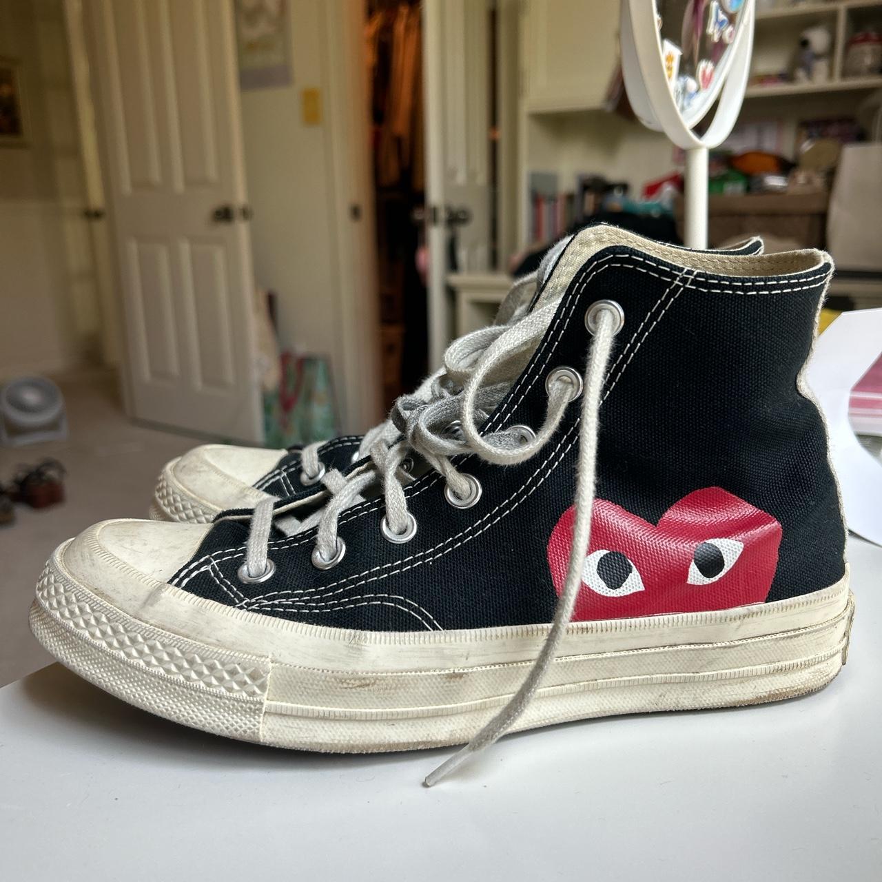 Converse Women's Black and Red Trainers | Depop