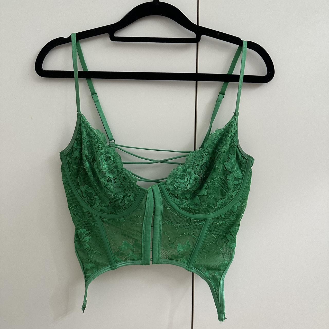 Glassons lace garter top green $20 incl... - Depop