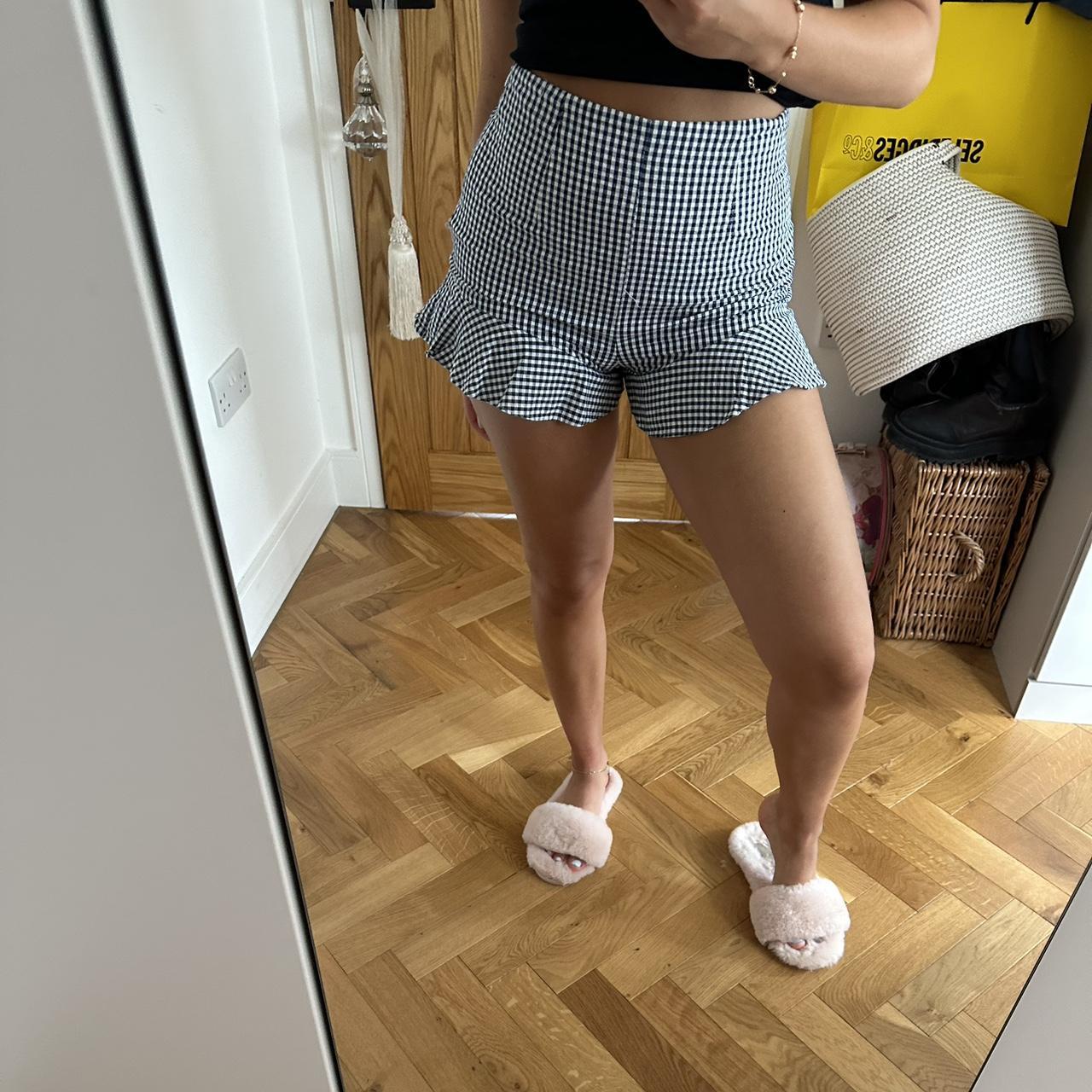 Prettiest Zara basic, white and blue pleated shorts.... Depop