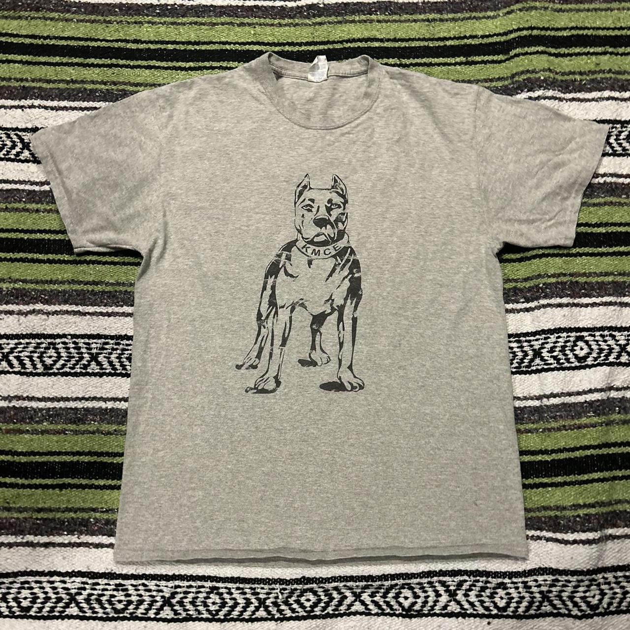 Grey t shirt with a pitbull Large - Depop
