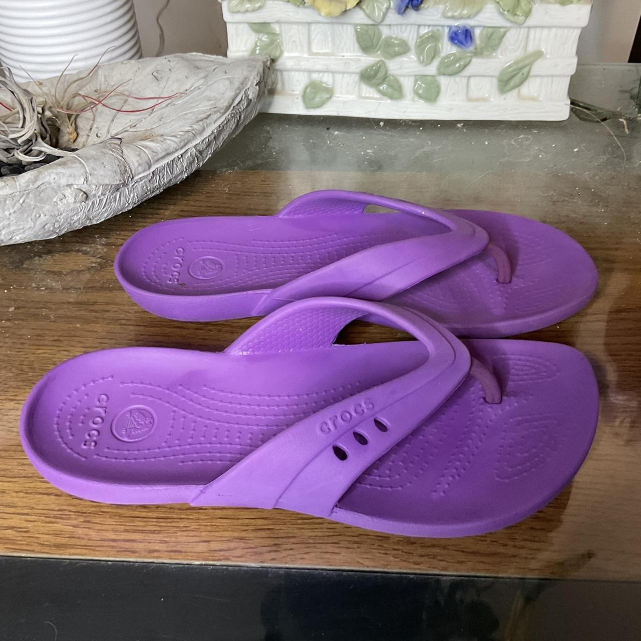 Purple crocs 2025 flip flops