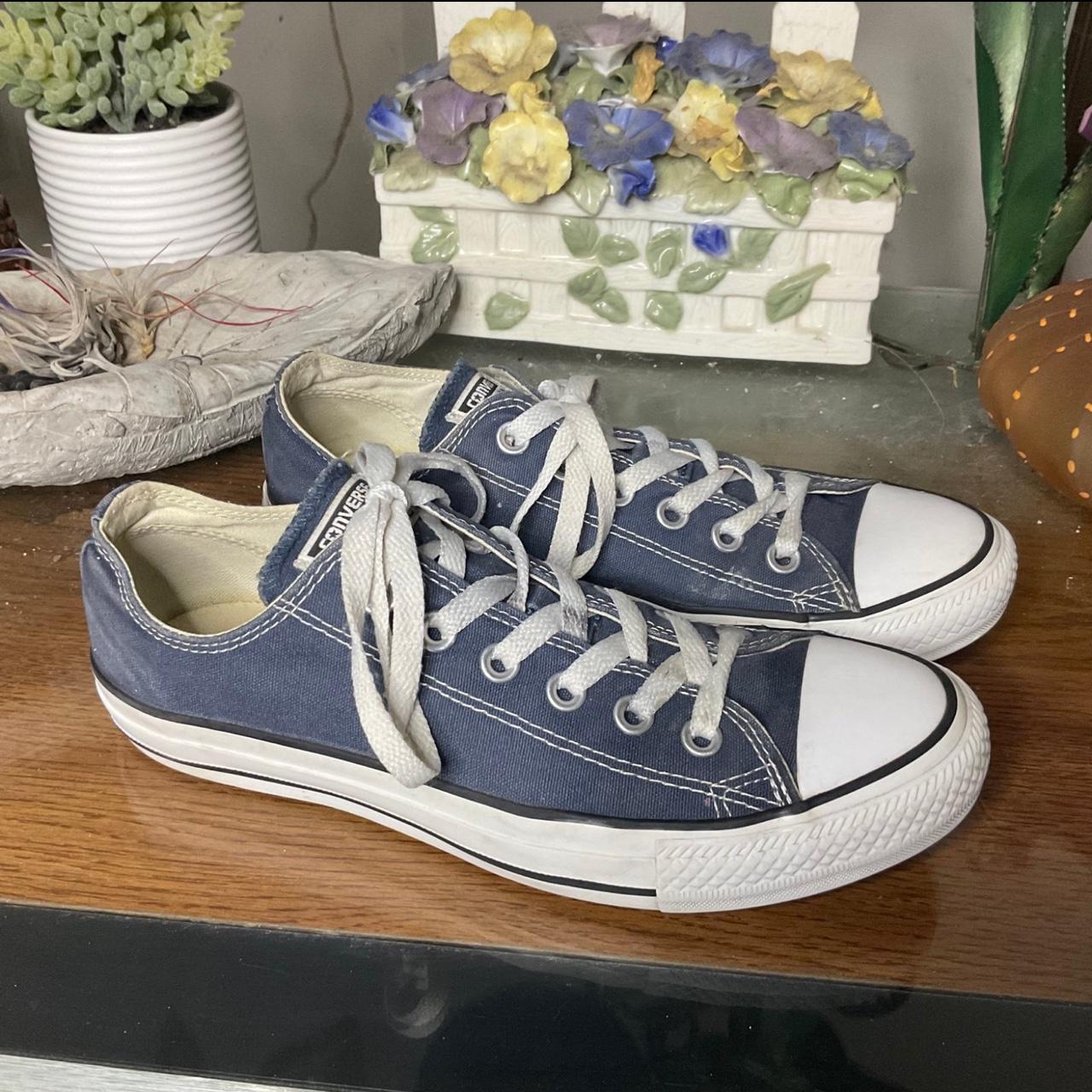 Navy blue shops converse ladies