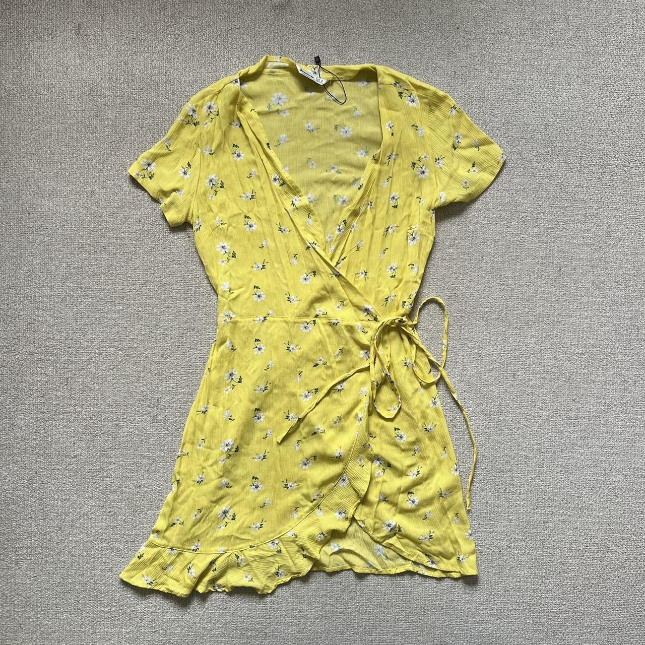 Stradivarius store yellow dress