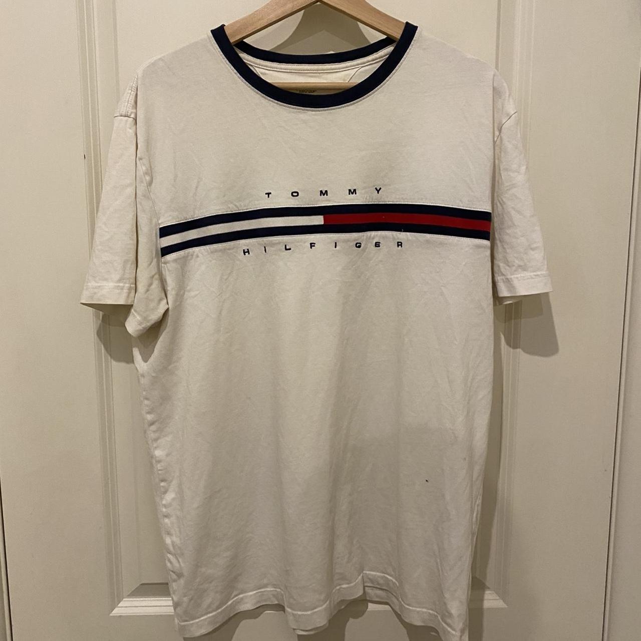 Tommy Hilfiger vintage tee Size large - Depop