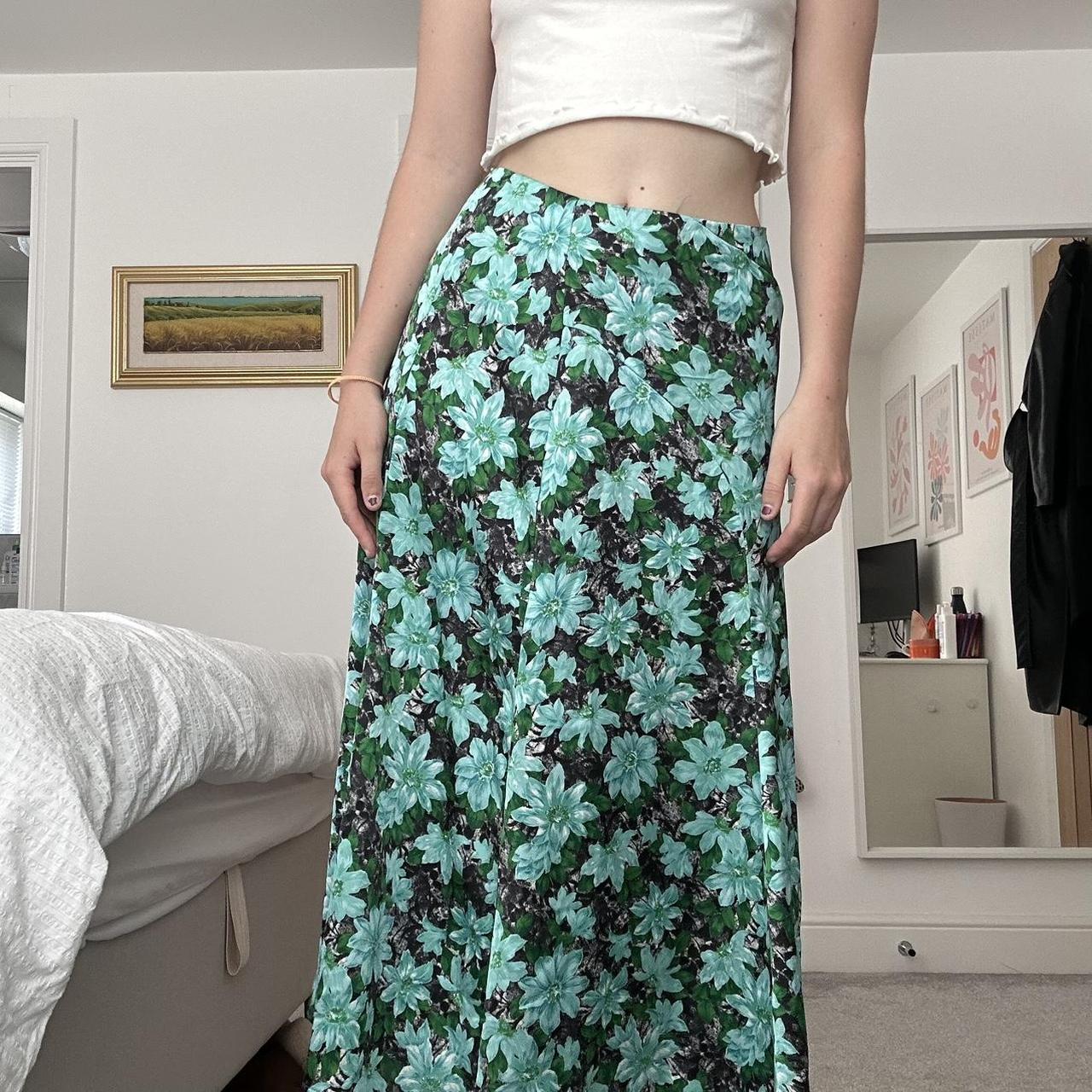 Green floral Maxi / Midi skirt from Zara, perfect... - Depop