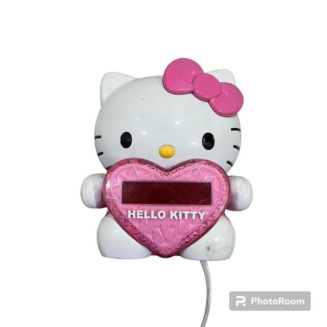 hello kitty clock (DOES NOT INCLUDE BATTERIES) you - Depop