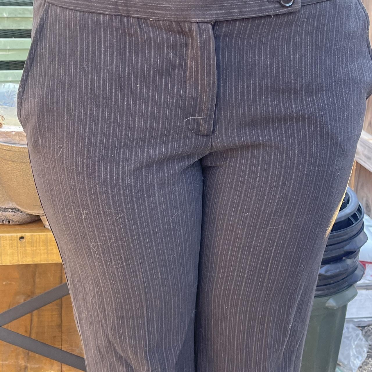 The limited striped pants “drew fit” model is 5'2 | Depop