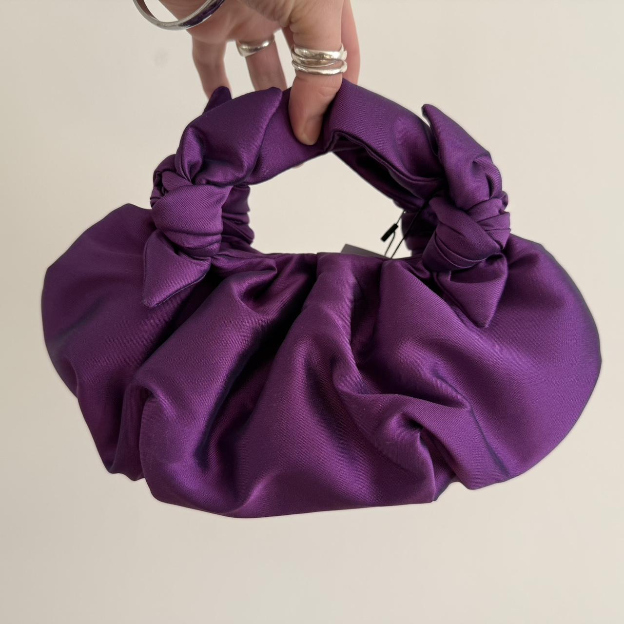 item listed by poppyisabellaluv