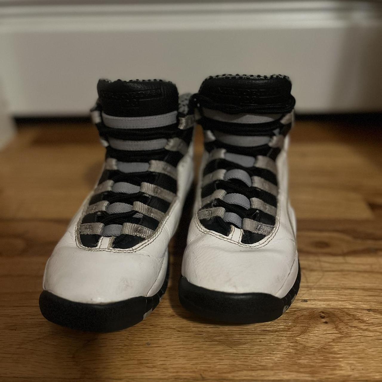 Retro 10s black and white online