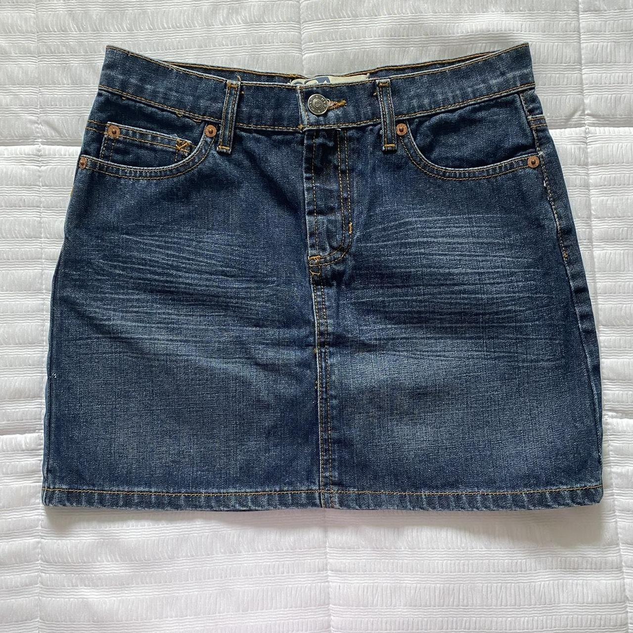 - vintage early 2000’s roxy denim mini skirt -... - Depop