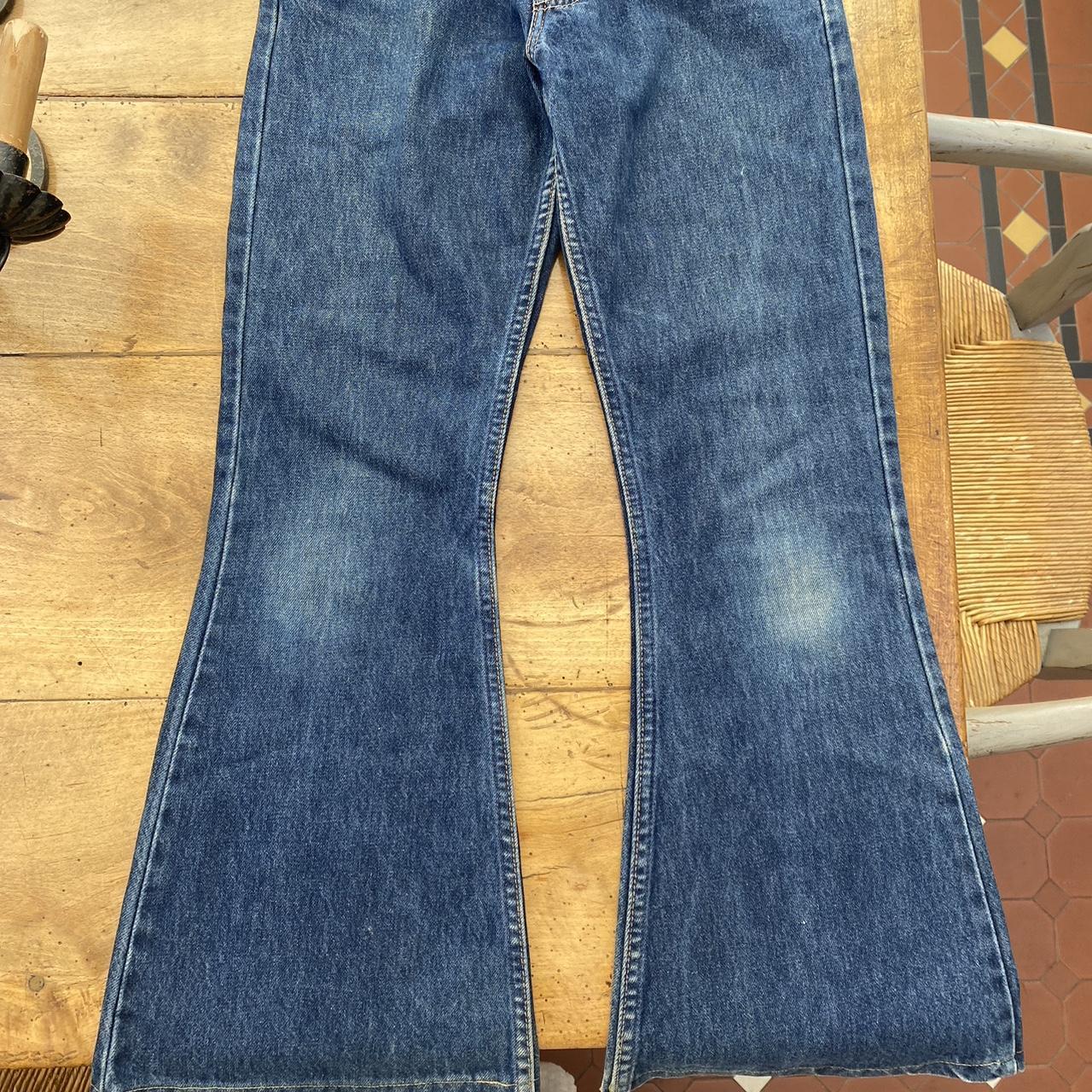 Hottest low rise Levi’s dark denim jeans size W26,... - Depop