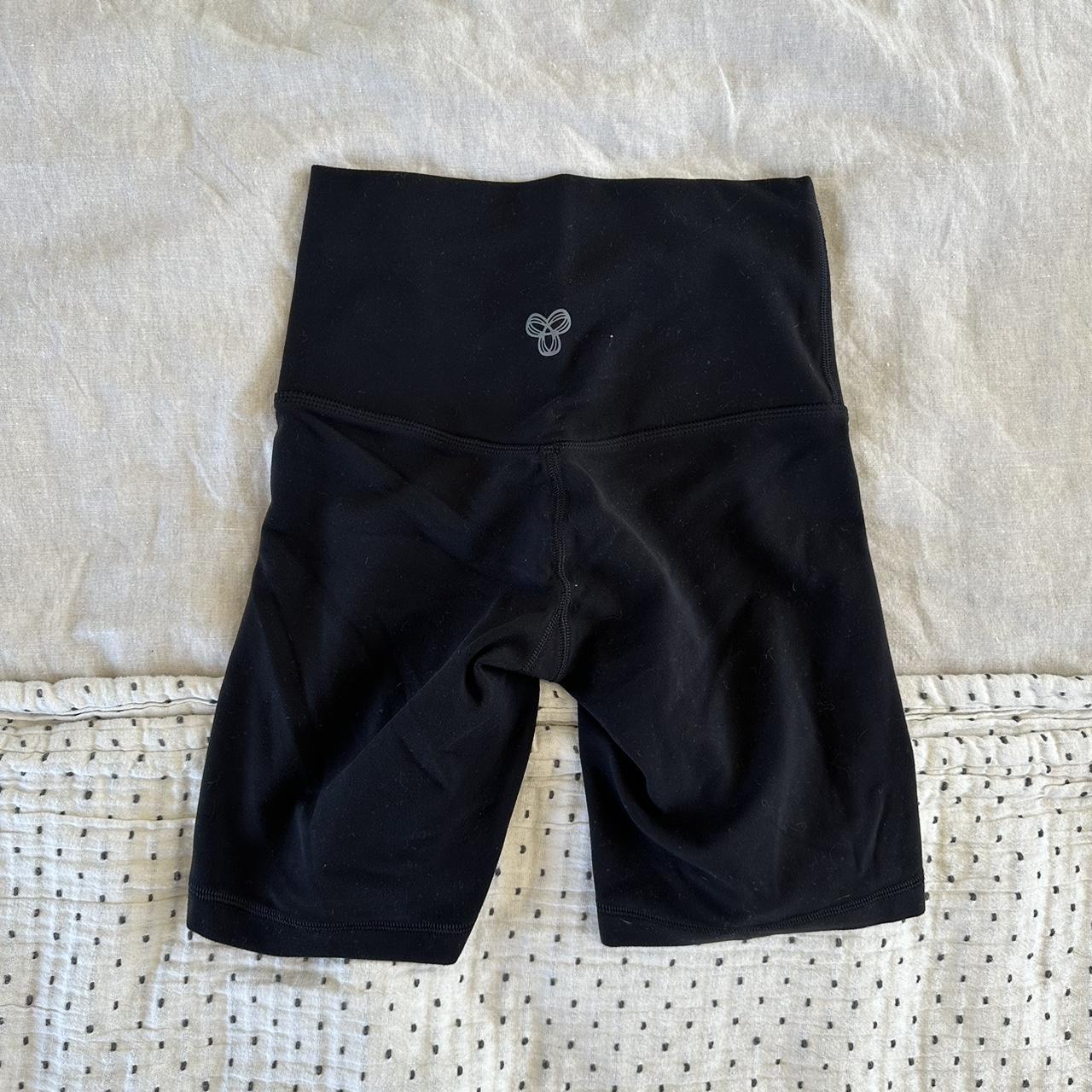 XS shorties never worn aritzia - Depop