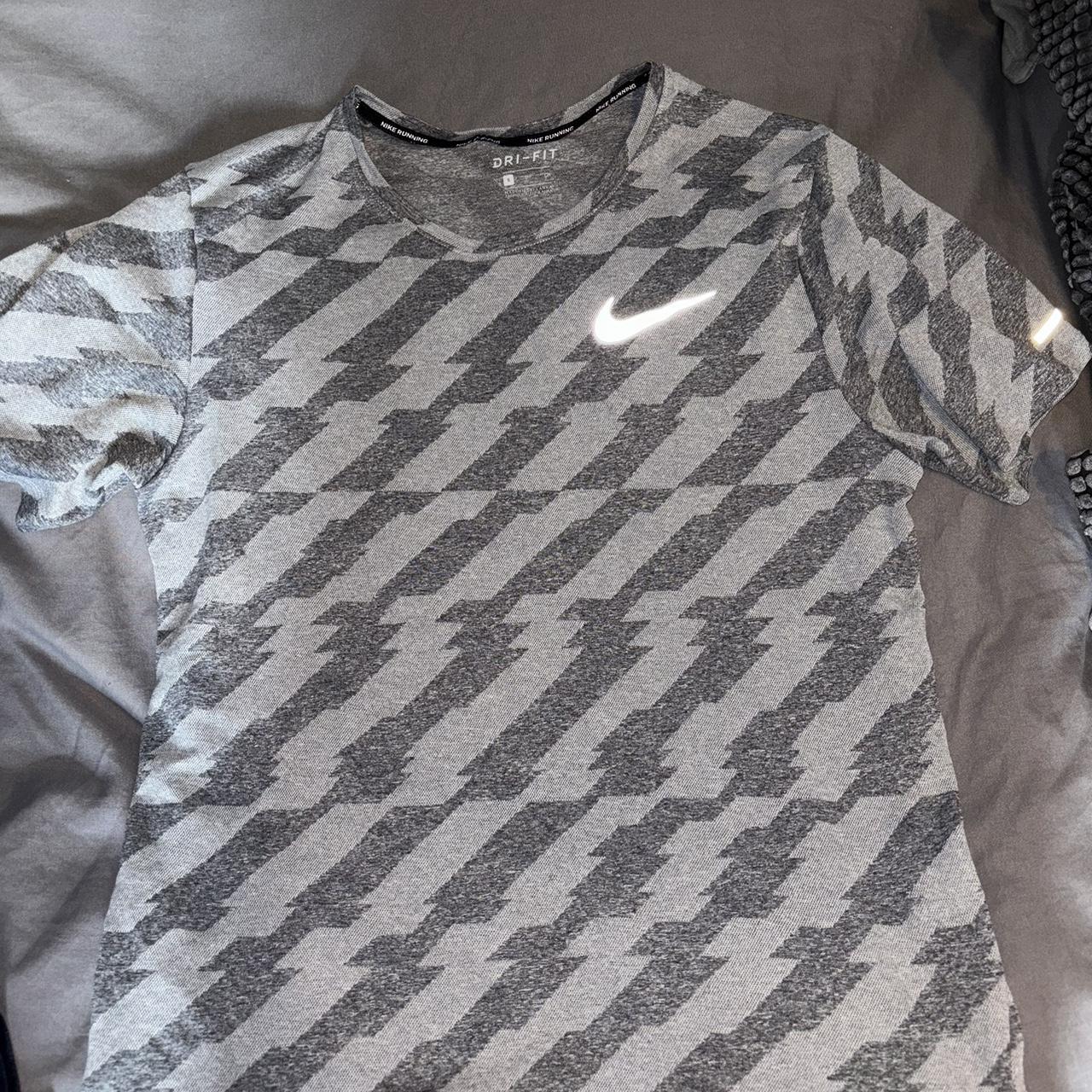 nike zig t shirt