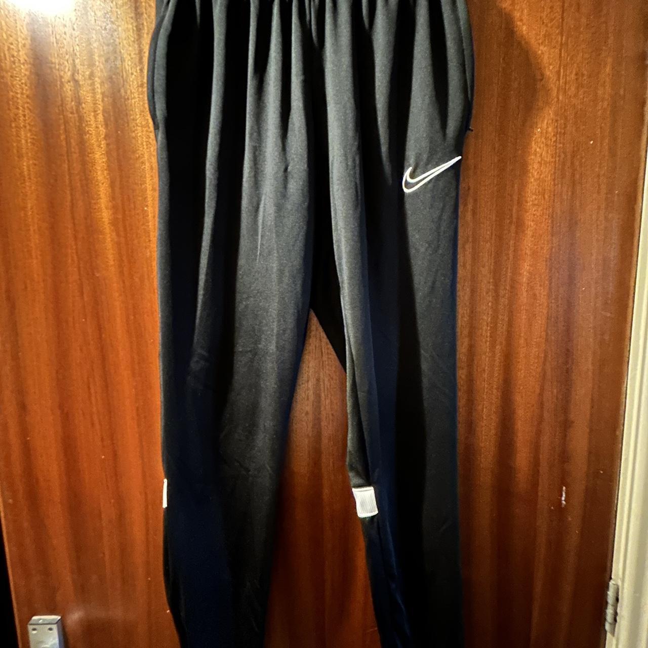 dri fit black nike joggers