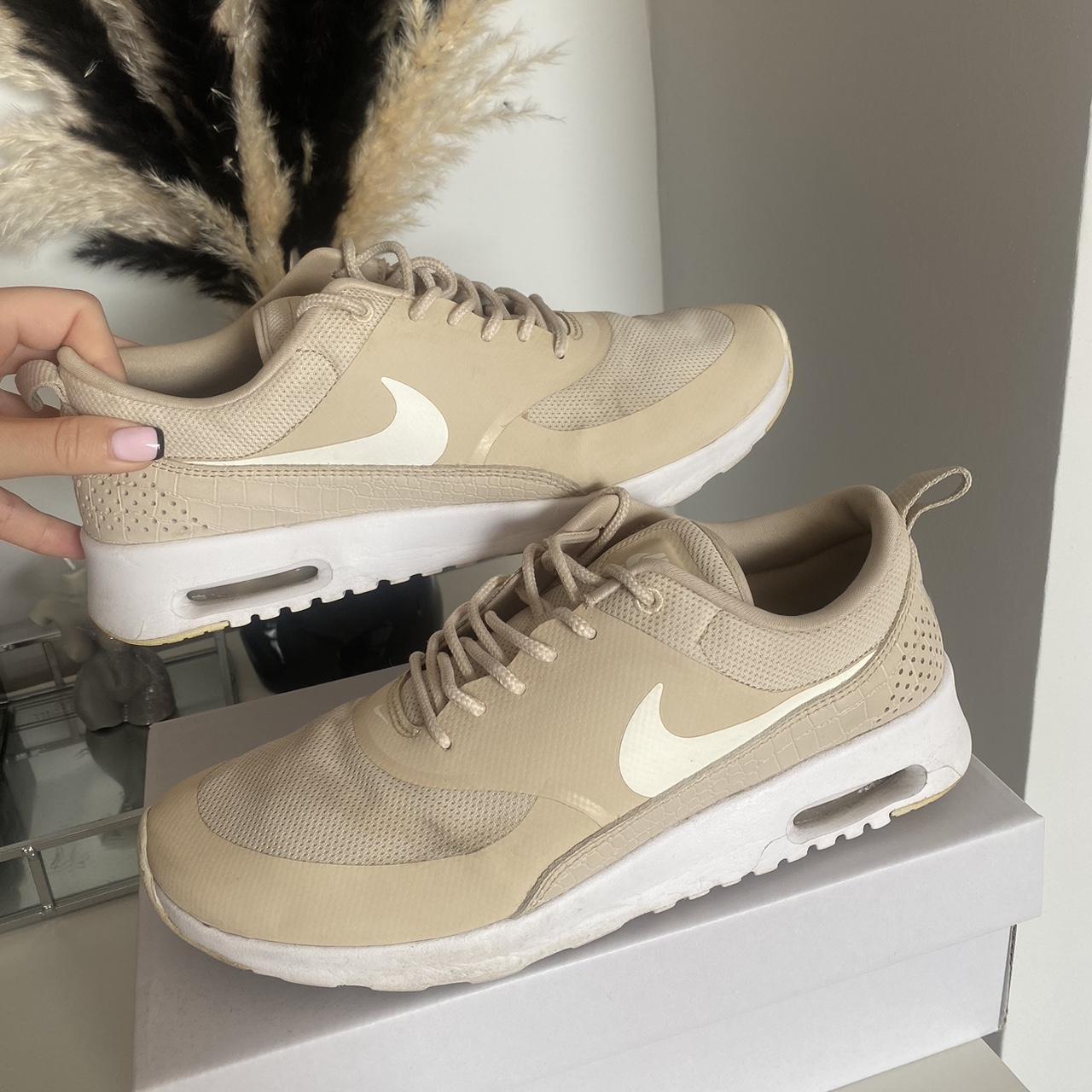 thea nike trainers
