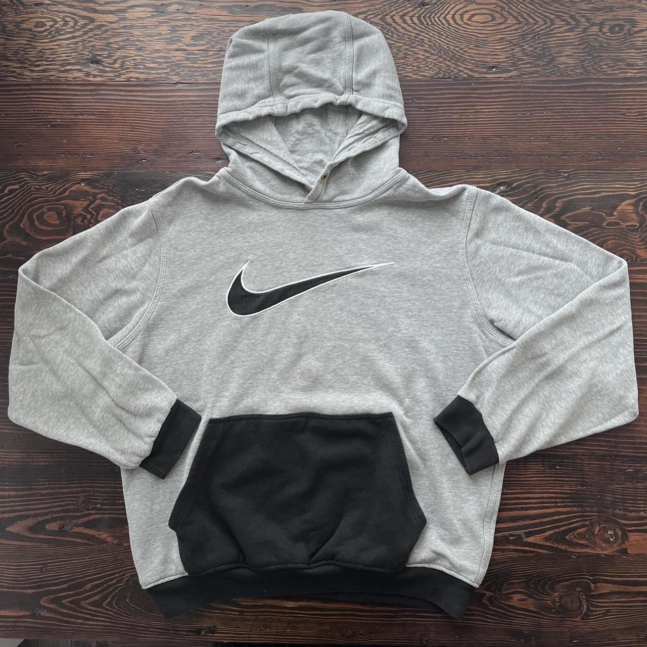 Nike classic outlet swoosh