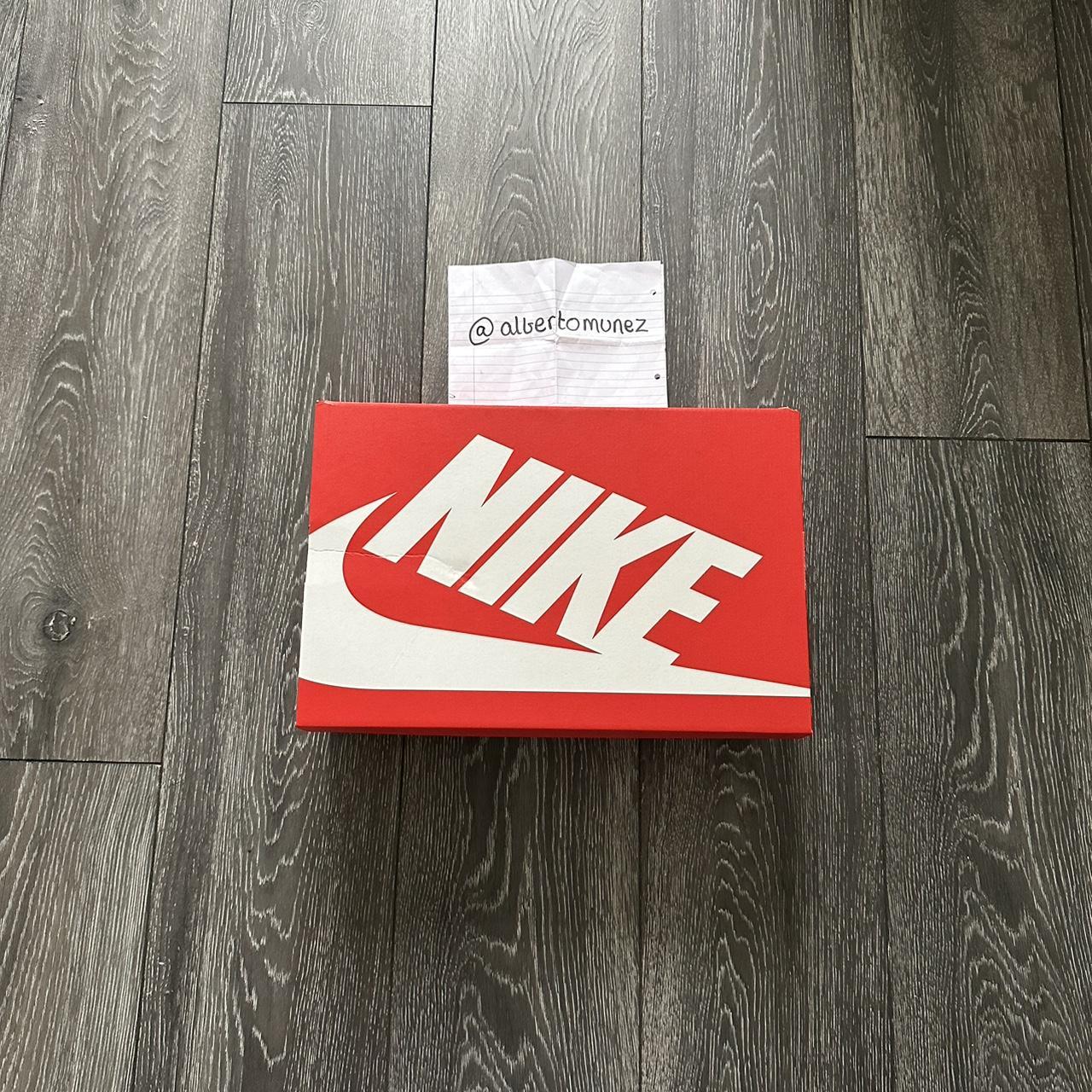 triple black nike vapormax plus